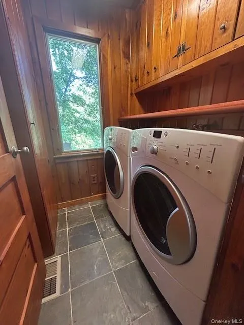 272 Drake Road, Pleasant Valley, NY, 3 Bedrooms Bedrooms, 9 Rooms Rooms,2 BathroomsBathrooms,Residential Lease,Idx,Drake,0,904217 272 Drake Road, Pleasant Valley, NY, 3 Bedrooms Bedrooms, 9 Rooms Rooms,2 BathroomsBathrooms,Residential Lease,Idx,Drake,0,904217