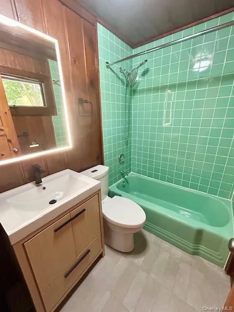 272 Drake Road, Pleasant Valley, NY, 3 Bedrooms Bedrooms, 9 Rooms Rooms,2 BathroomsBathrooms,Residential Lease,Idx,Drake,0,904217 272 Drake Road, Pleasant Valley, NY, 3 Bedrooms Bedrooms, 9 Rooms Rooms,2 BathroomsBathrooms,Residential Lease,Idx,Drake,0,904217