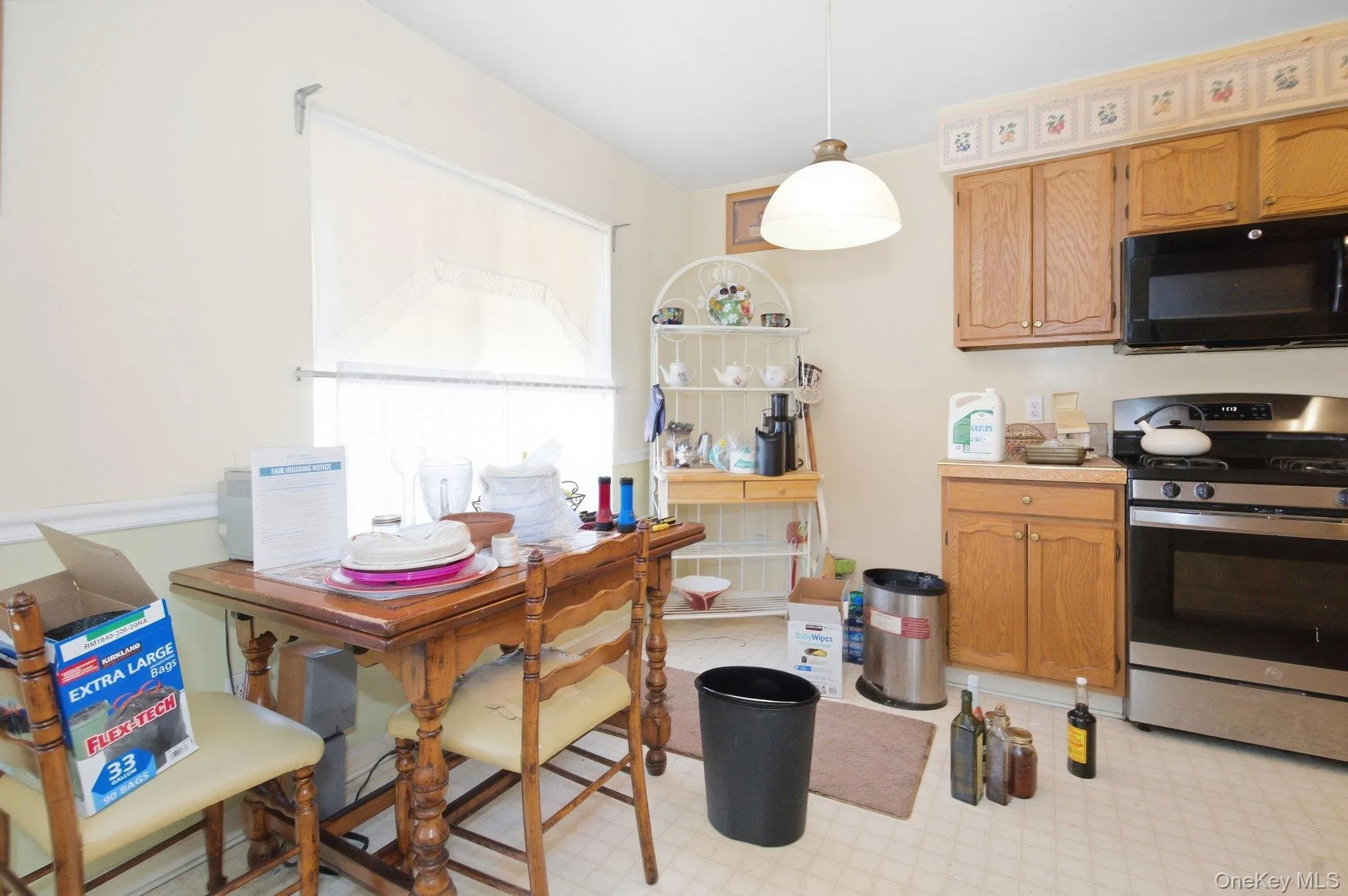 Gas cooking and a sunny breakfast area make the kitchen a comfortable place to start the day. Gas cooking and a sunny breakfast area make the kitchen a comfortable place to start the day.