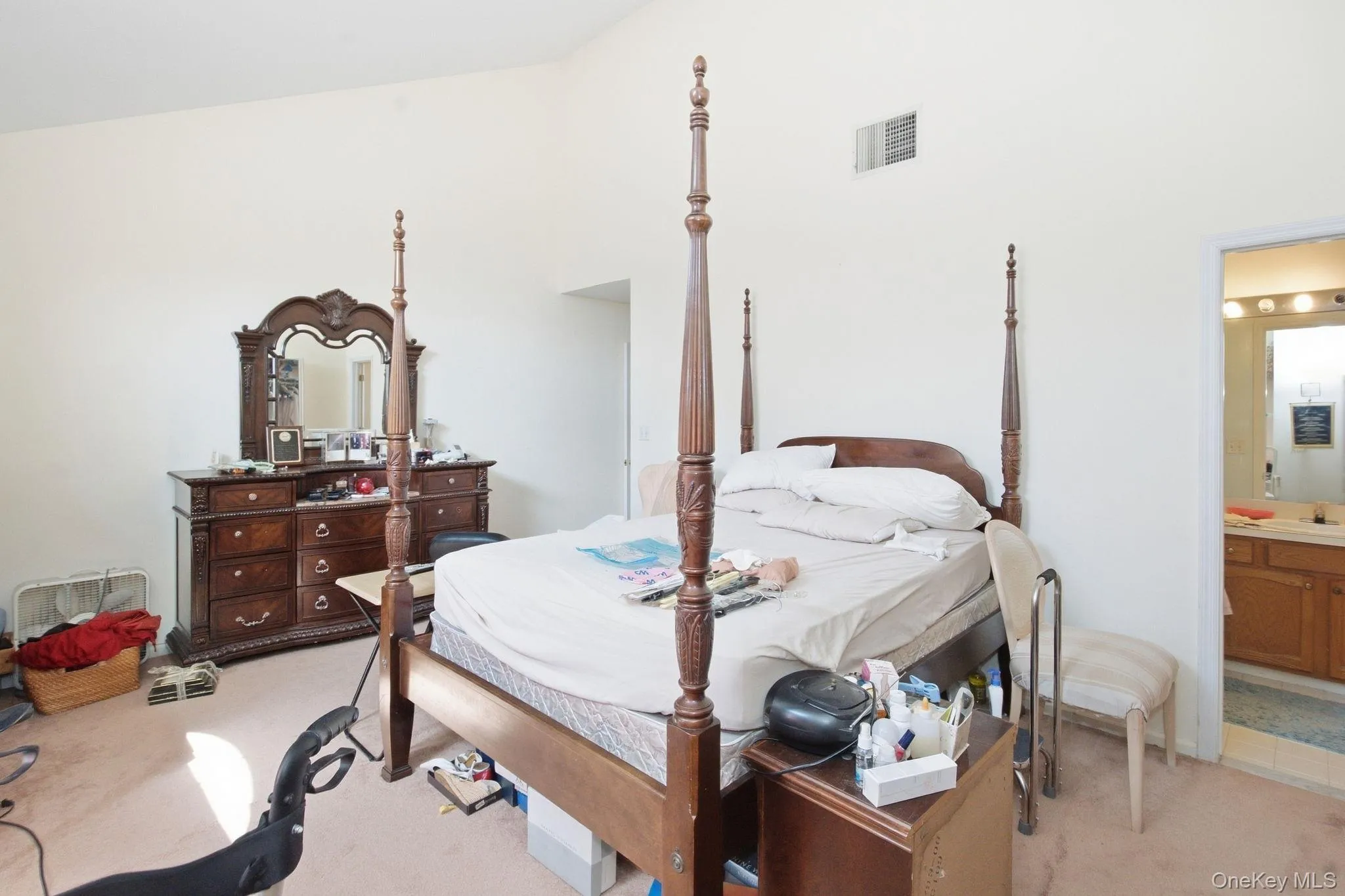 Room for a king-size bed and full bedroom set, with the en suite bath just steps away. Room for a king-size bed and full bedroom set, with the en suite bath just steps away.