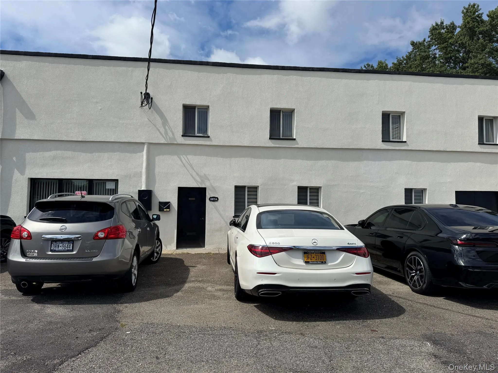 View of front facade with stucco siding View of front facade with stucco siding