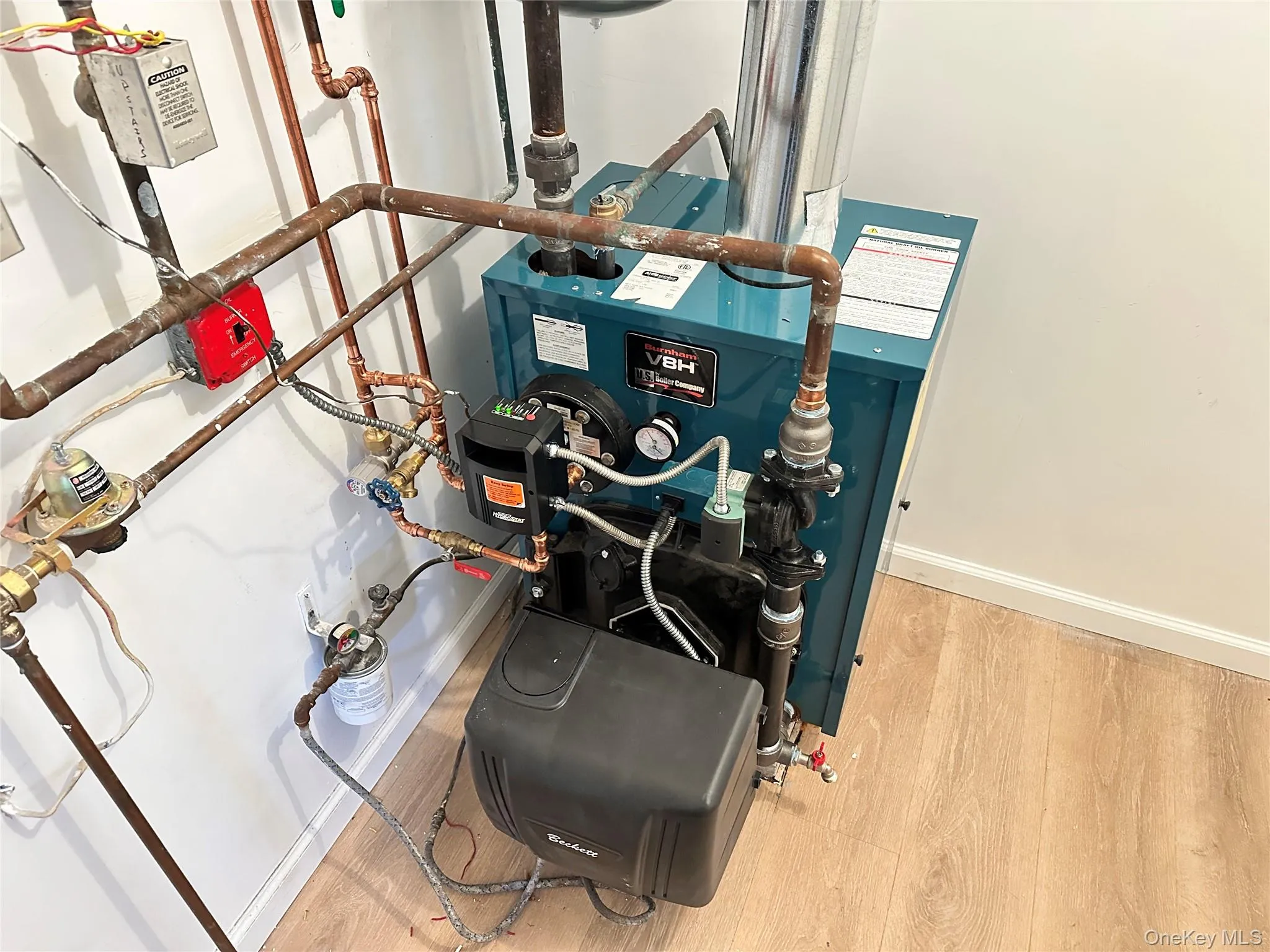 Utilities with a heating unit Utilities with a heating unit