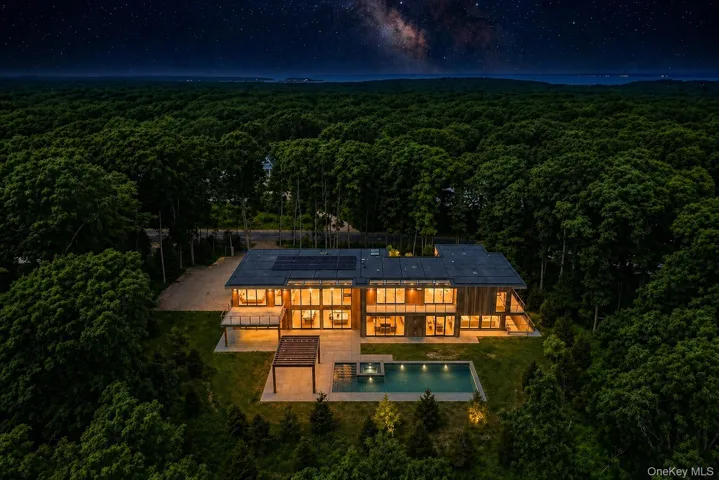 16 Arbor Path, East Hampton, New York 11930