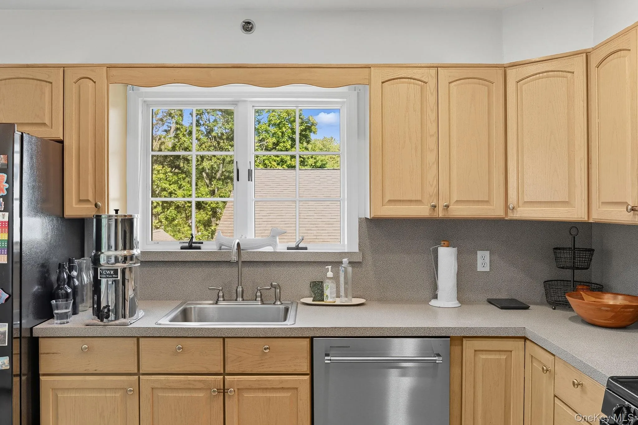 Eat-in-Kitchen with ample cabinet storage. Eat-in-Kitchen with ample cabinet storage.