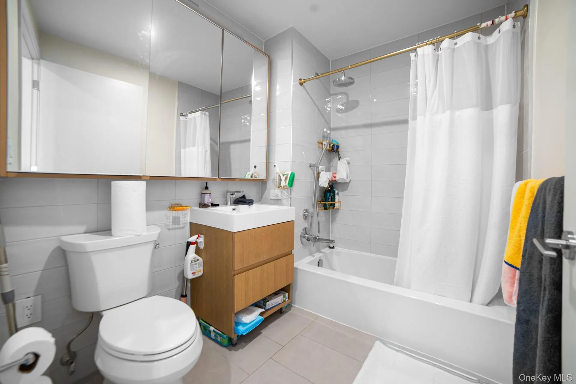 131-02A 40th Road, New York, NY, 2 Bedrooms Bedrooms, 5 Rooms Rooms,2 BathroomsBathrooms,Residential,For Rent,40th,0,904596 131-02A 40th Road, New York, NY, 2 Bedrooms Bedrooms, 5 Rooms Rooms,2 BathroomsBathrooms,Residential,For Rent,40th,0,904596