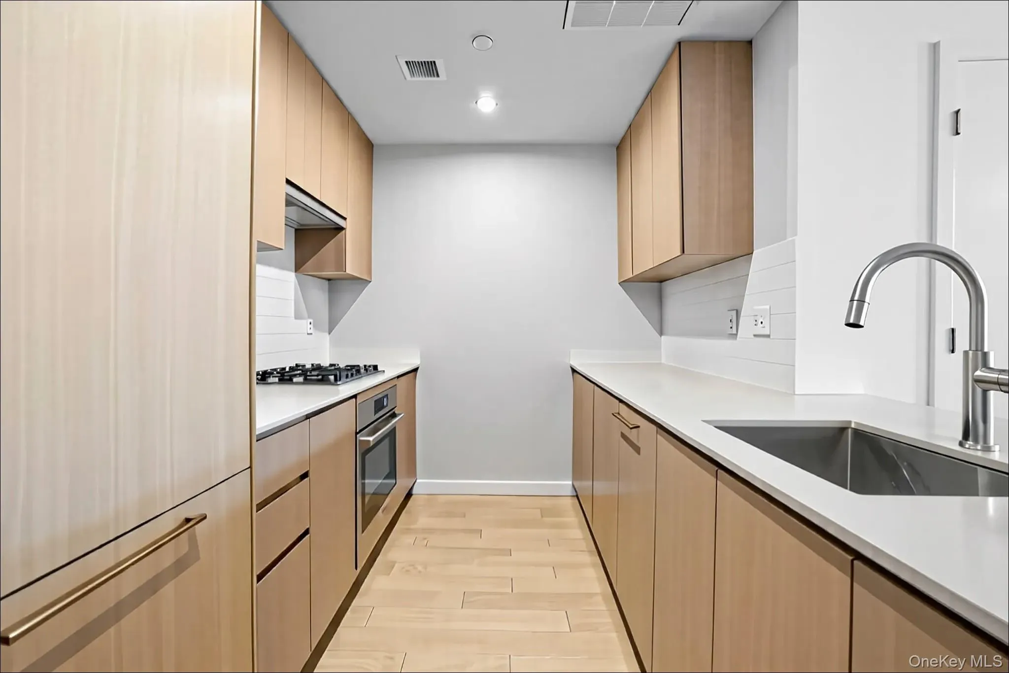 131-02A 40th Road, New York, NY, 2 Bedrooms Bedrooms, 5 Rooms Rooms,2 BathroomsBathrooms,Residential,For Rent,40th,0,904596 131-02A 40th Road, New York, NY, 2 Bedrooms Bedrooms, 5 Rooms Rooms,2 BathroomsBathrooms,Residential,For Rent,40th,0,904596