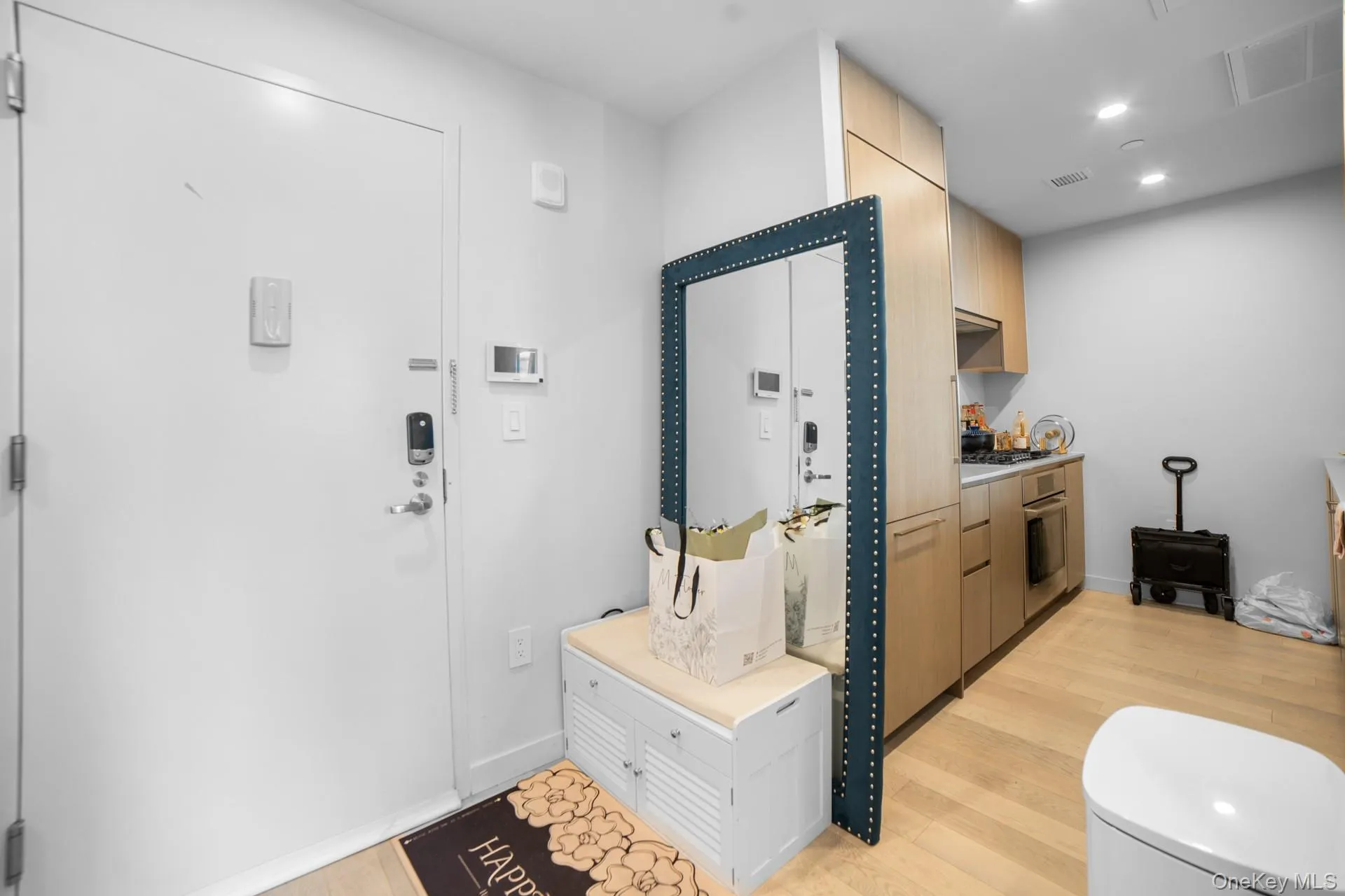 131-02A 40th Road, New York, NY, 2 Bedrooms Bedrooms, 5 Rooms Rooms,2 BathroomsBathrooms,Residential,For Rent,40th,0,904596 131-02A 40th Road, New York, NY, 2 Bedrooms Bedrooms, 5 Rooms Rooms,2 BathroomsBathrooms,Residential,For Rent,40th,0,904596