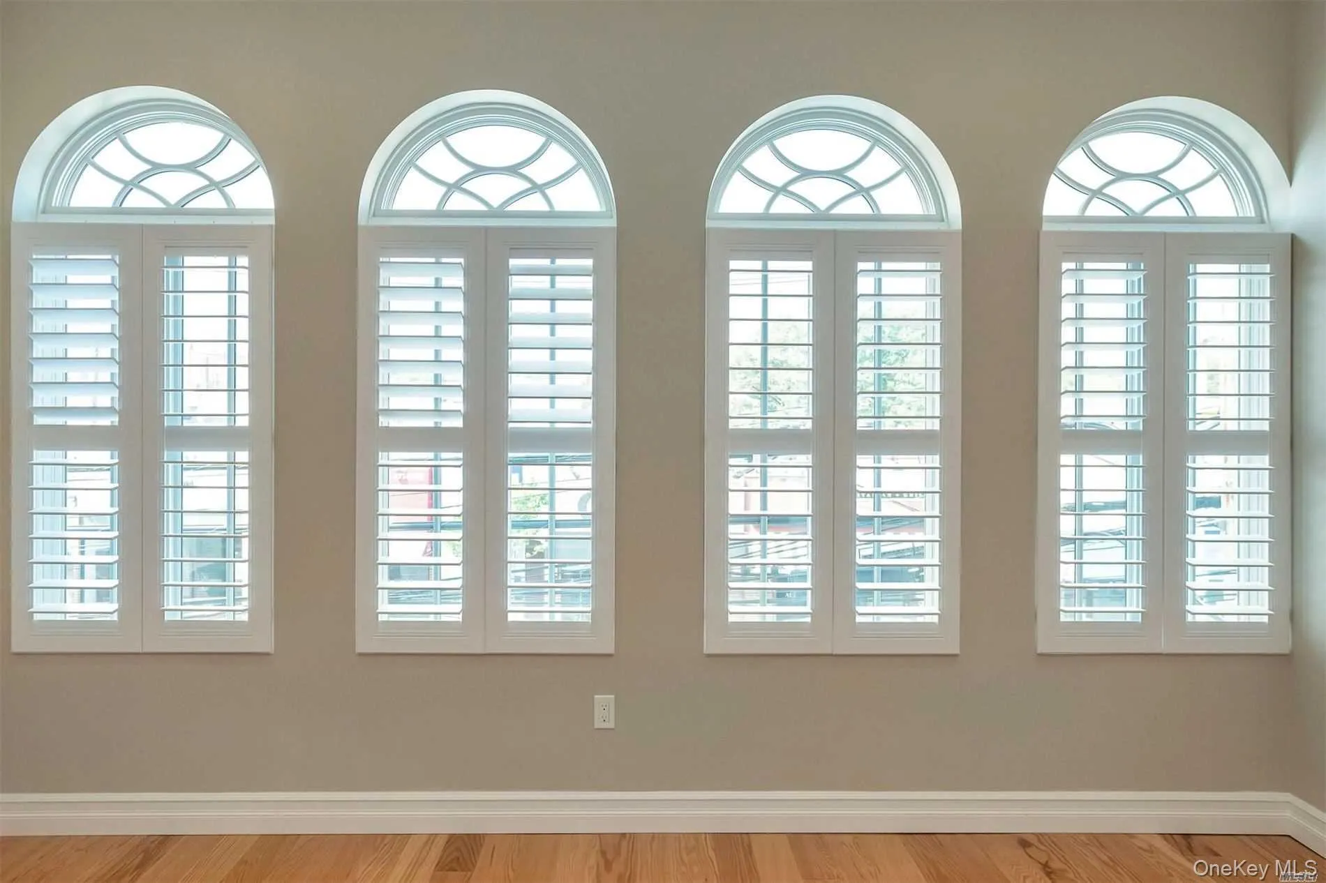 10 Wall Street, Huntington, NY, 1 Bedroom Bedrooms, 3 Rooms Rooms,1 BathroomBathrooms,Residential Lease,Idx,Wall,904708 10 Wall Street, Huntington, NY, 1 Bedroom Bedrooms, 3 Rooms Rooms,1 BathroomBathrooms,Residential Lease,Idx,Wall,904708