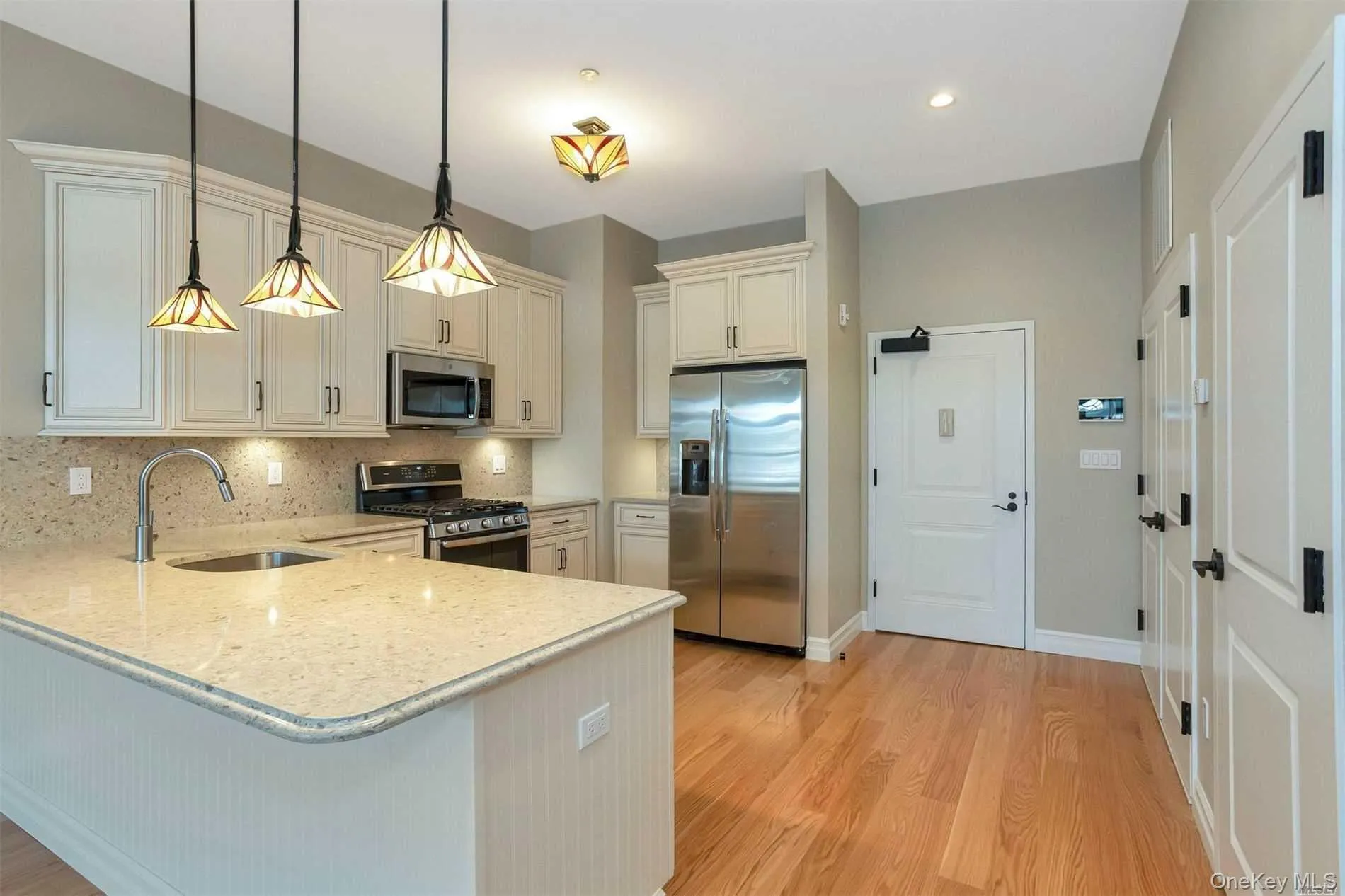 10 Wall Street, Huntington, NY, 1 Bedroom Bedrooms, 3 Rooms Rooms,1 BathroomBathrooms,Residential Lease,Idx,Wall,904708 10 Wall Street, Huntington, NY, 1 Bedroom Bedrooms, 3 Rooms Rooms,1 BathroomBathrooms,Residential Lease,Idx,Wall,904708