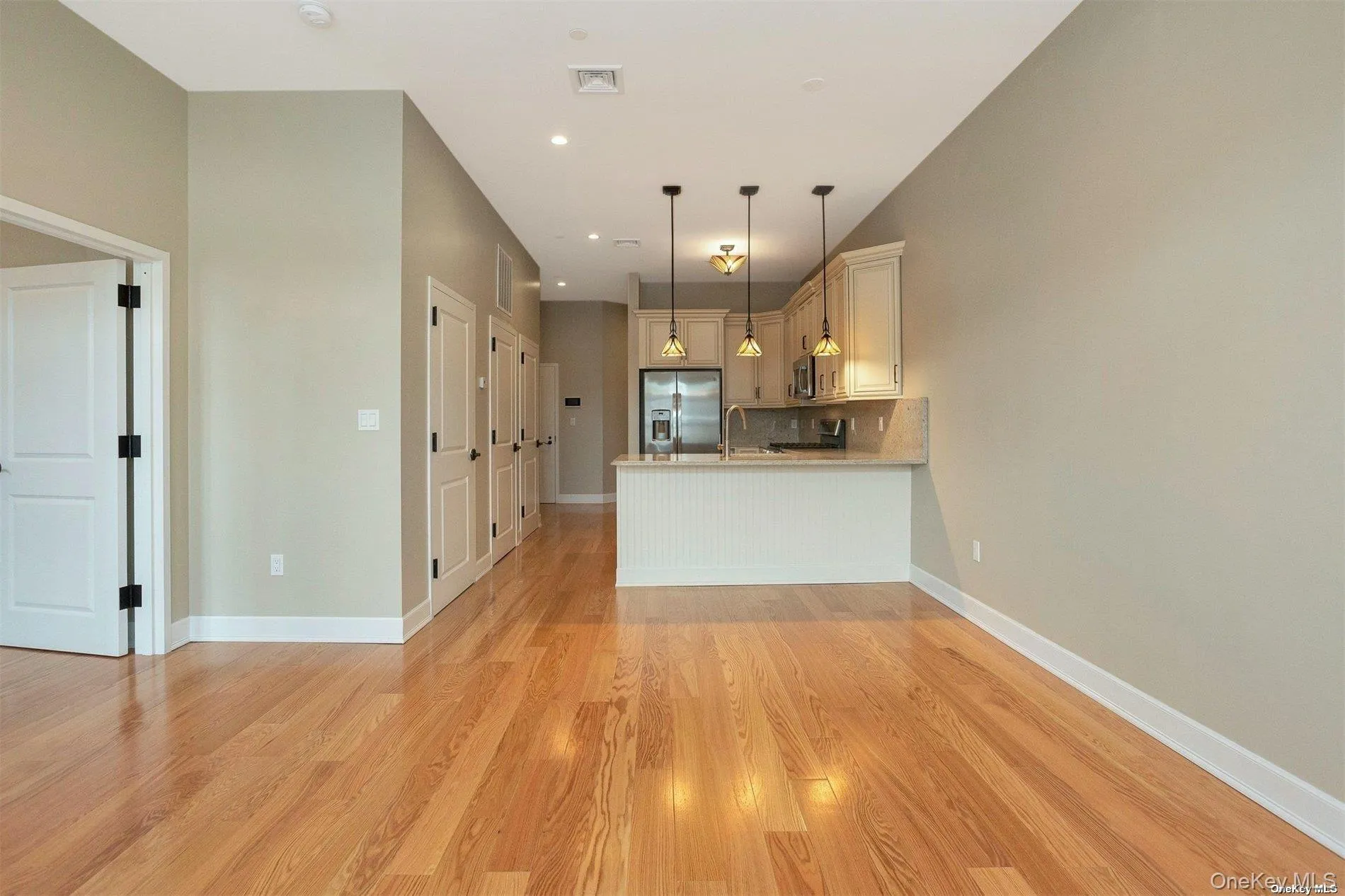 10 Wall Street, Huntington, NY, 1 Bedroom Bedrooms, 3 Rooms Rooms,1 BathroomBathrooms,Residential Lease,Idx,Wall,904716 10 Wall Street, Huntington, NY, 1 Bedroom Bedrooms, 3 Rooms Rooms,1 BathroomBathrooms,Residential Lease,Idx,Wall,904716