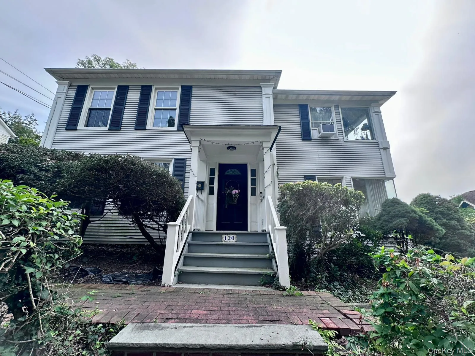 View of front of property View of front of property