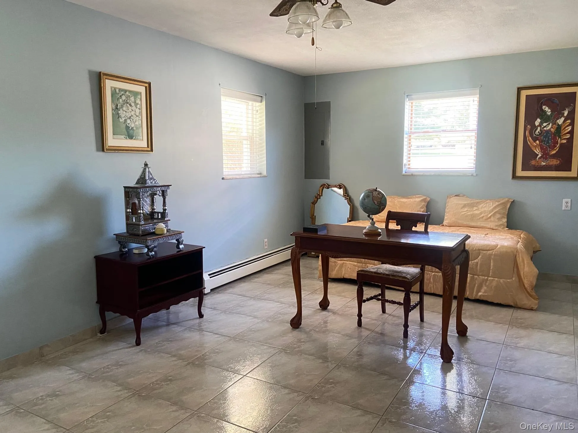 Office area or 5th bedroom Office area or 5th bedroom