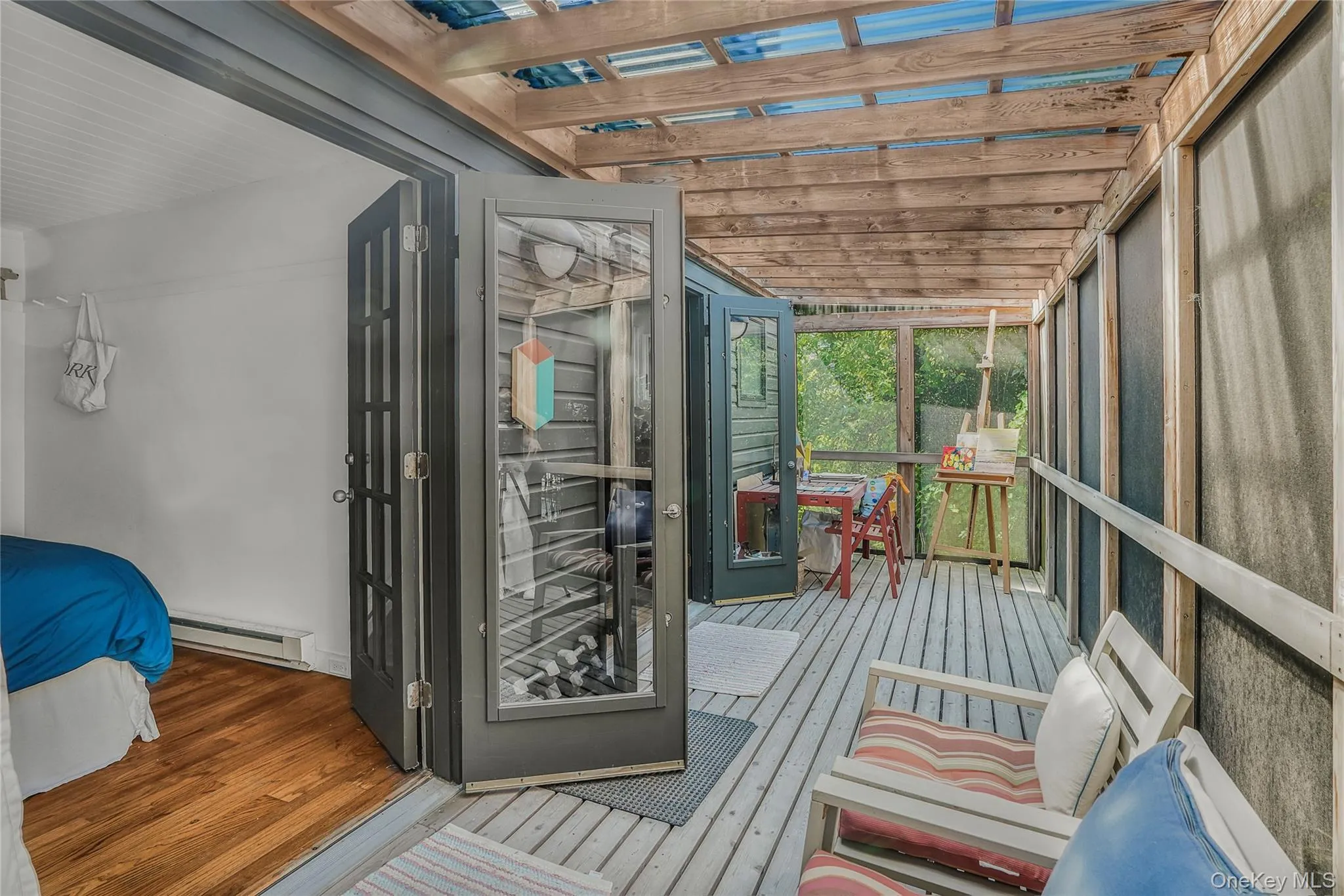 BEDROOMS OPEN UP TO BACK ATRIUM BEDROOMS OPEN UP TO BACK ATRIUM