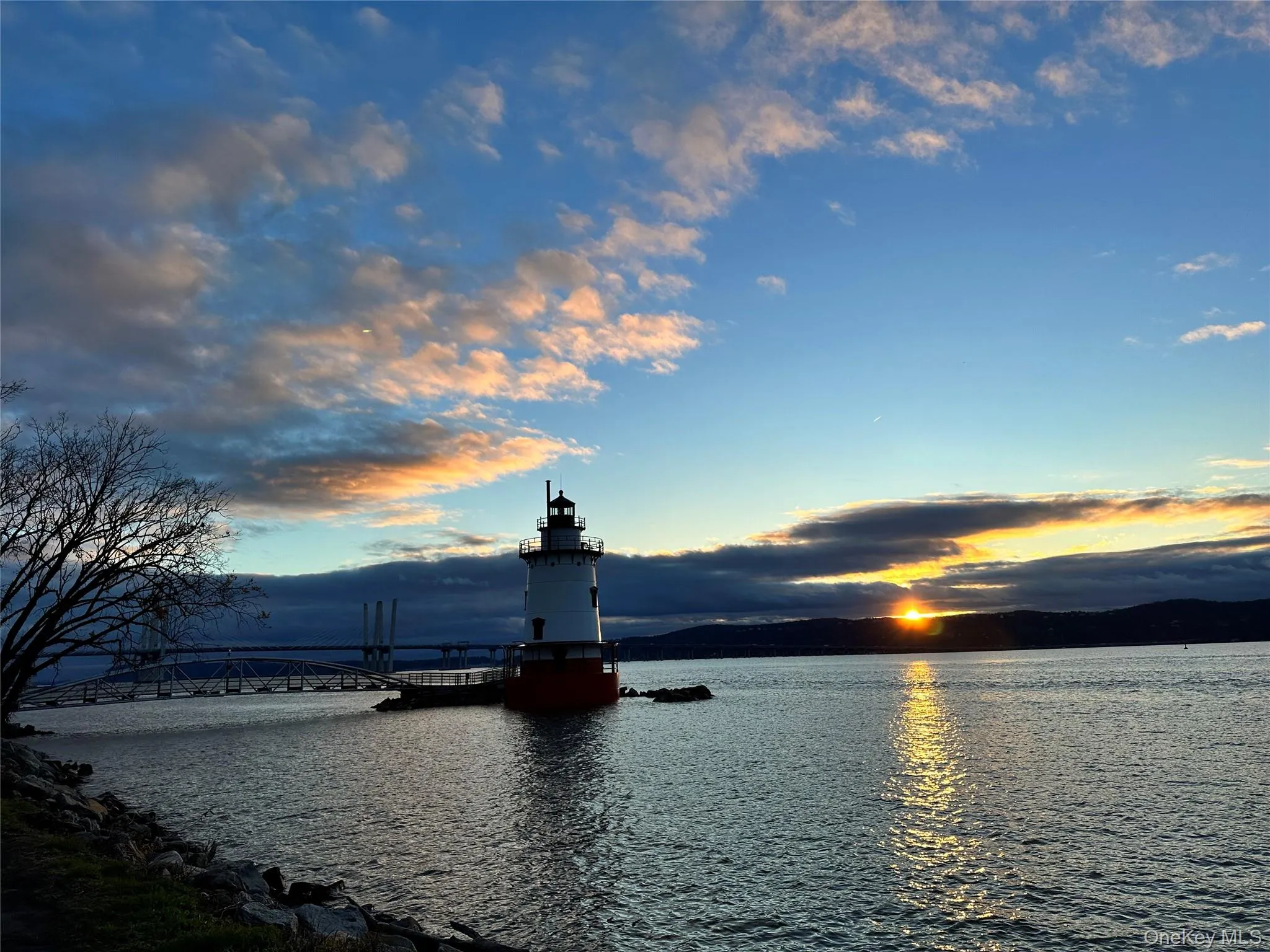 Sleepy Hollow Lighthouse & Riverwalk Sleepy Hollow Lighthouse & Riverwalk