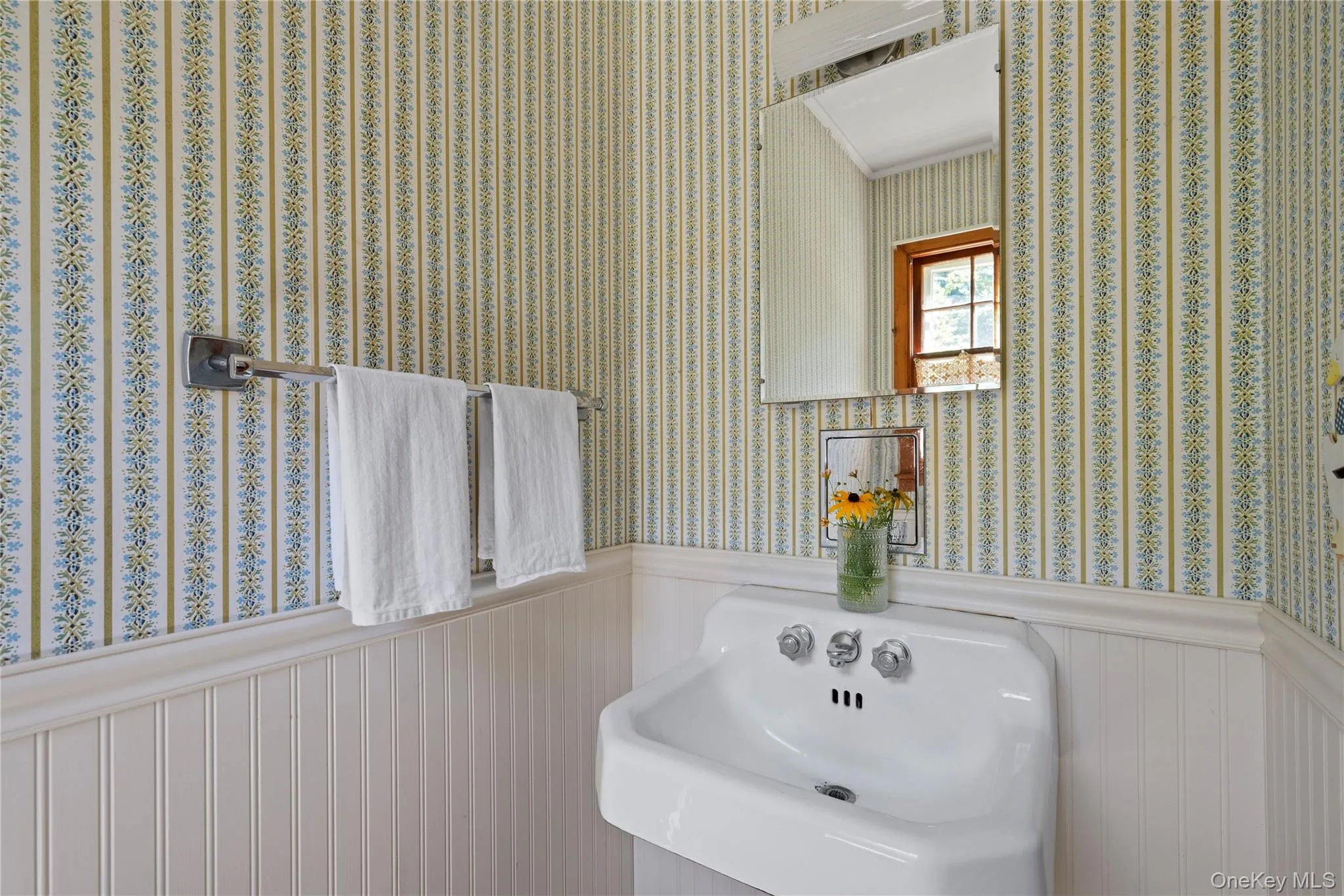 Powder room Powder room