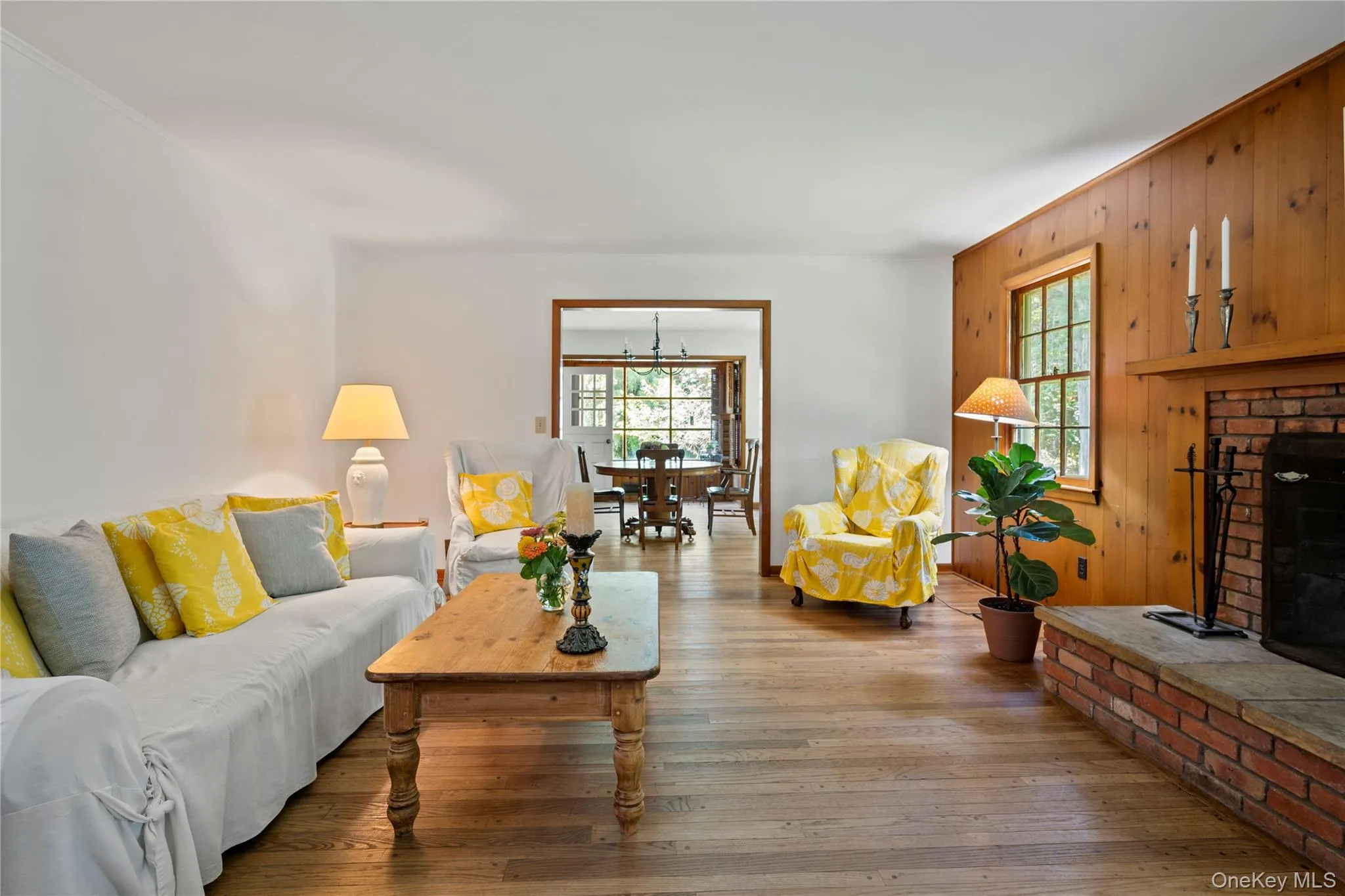 Spacious Living room opens to the dining room Spacious Living room opens to the dining room