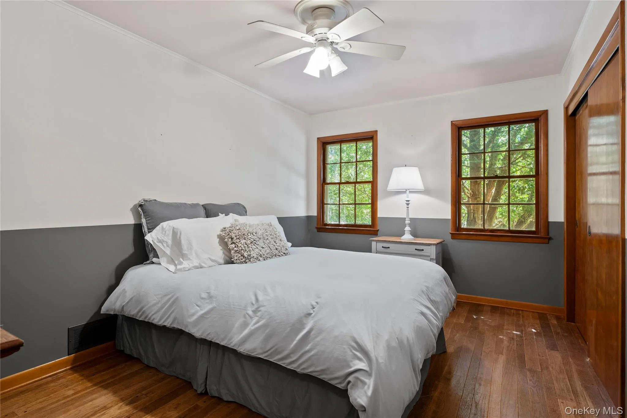 Spacious bedroom Spacious bedroom