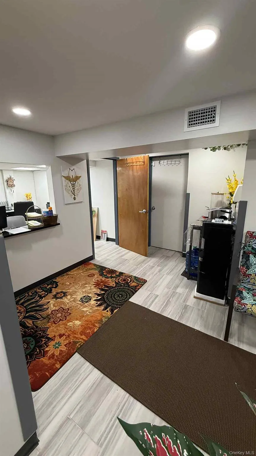 Foyer with recessed lighting Foyer with recessed lighting