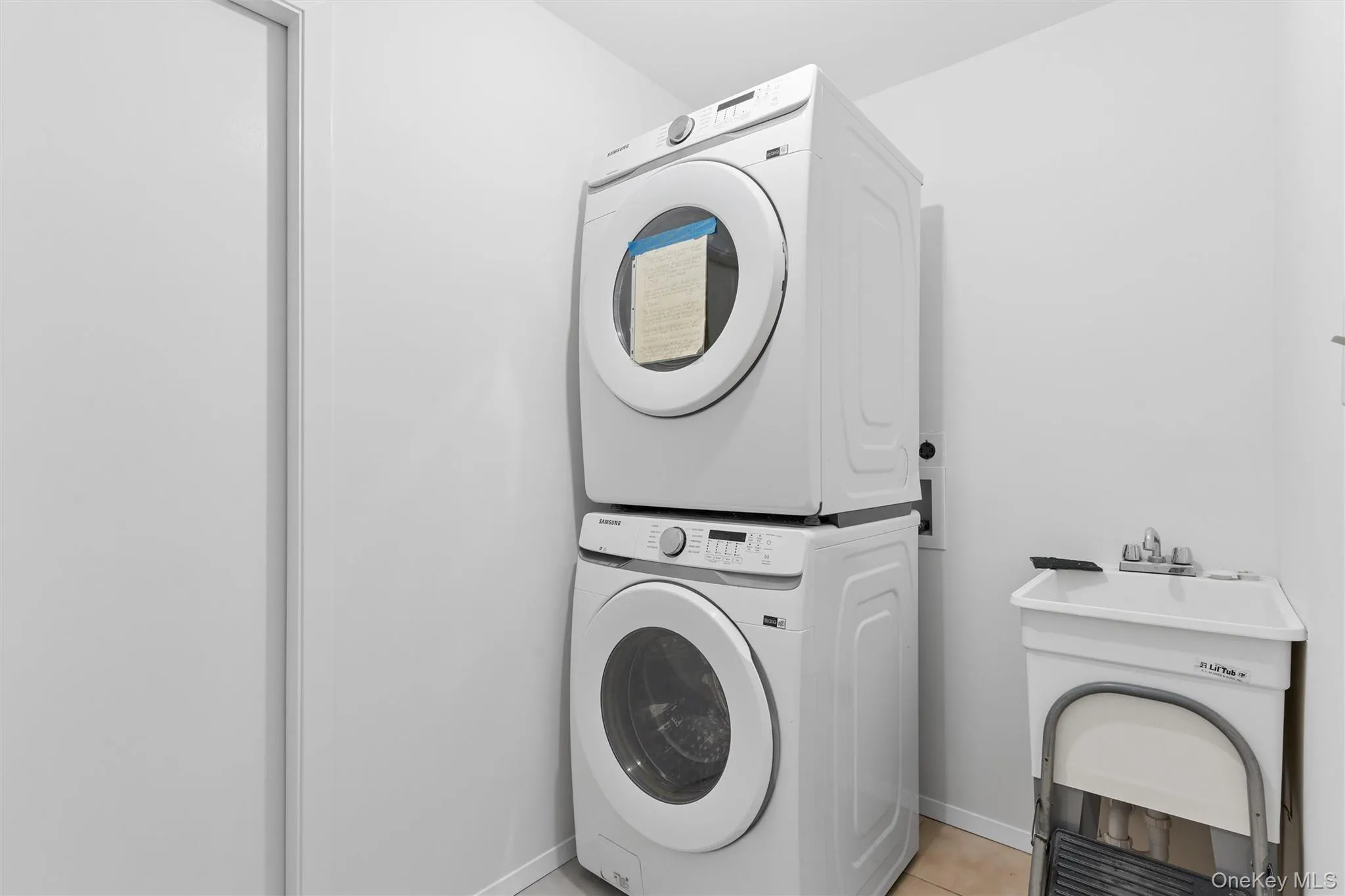 624 Noyack Road, Southampton, NY, 2 Bedroom Bedrooms, 4 Room Rooms,1 BathroomBathrooms,Residential Lease,For Rent,Noyack,0,905286 624 Noyack Road, Southampton, NY, 2 Bedroom Bedrooms, 4 Room Rooms,1 BathroomBathrooms,Residential Lease,For Rent,Noyack,0,905286