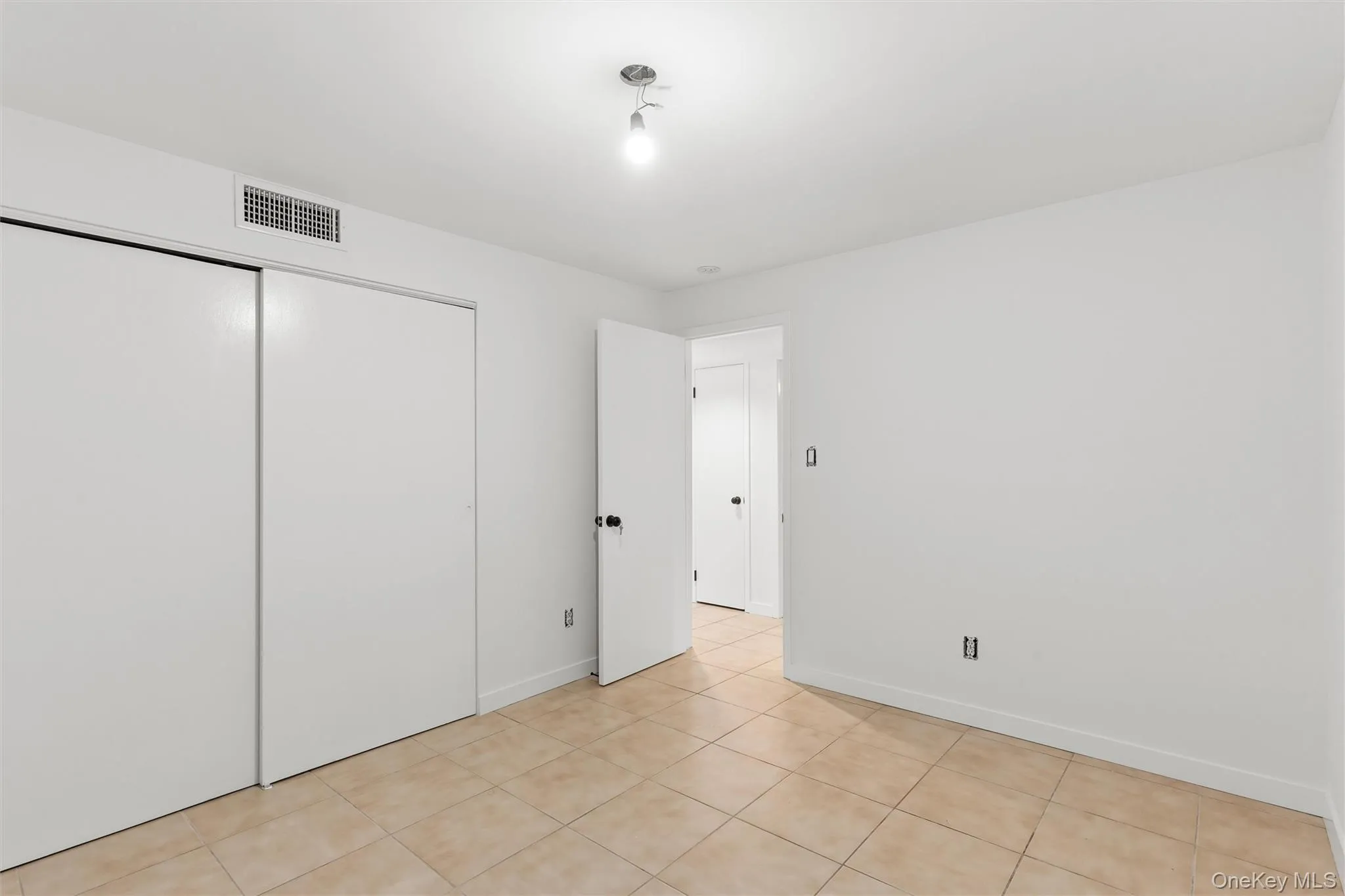 624 Noyack Road, Southampton, NY, 2 Bedroom Bedrooms, 4 Room Rooms,1 BathroomBathrooms,Residential Lease,For Rent,Noyack,0,905286 624 Noyack Road, Southampton, NY, 2 Bedroom Bedrooms, 4 Room Rooms,1 BathroomBathrooms,Residential Lease,For Rent,Noyack,0,905286