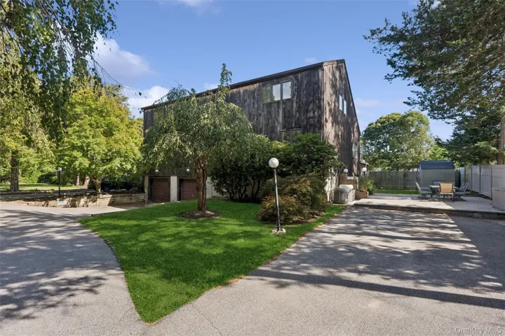 624 Noyack Road, Southampton, New York 11968