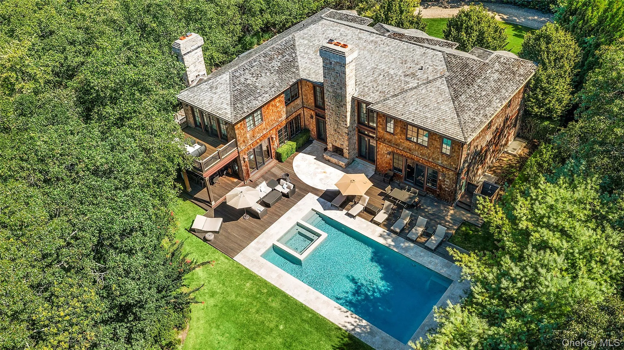 Bird's eye view of a pool area