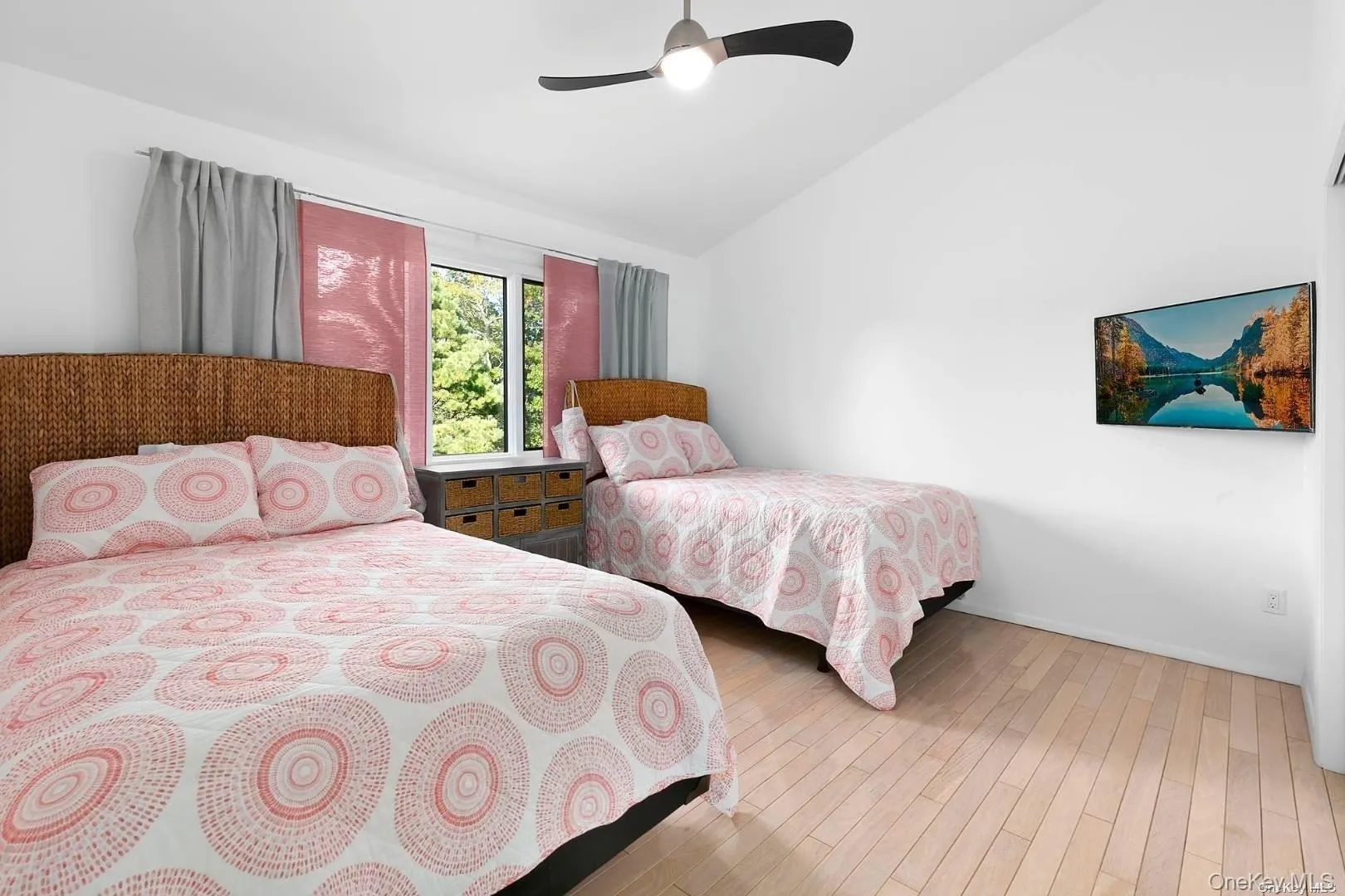 Upstairs Bedroom with 2 Double Beds Upstairs Bedroom with 2 Double Beds