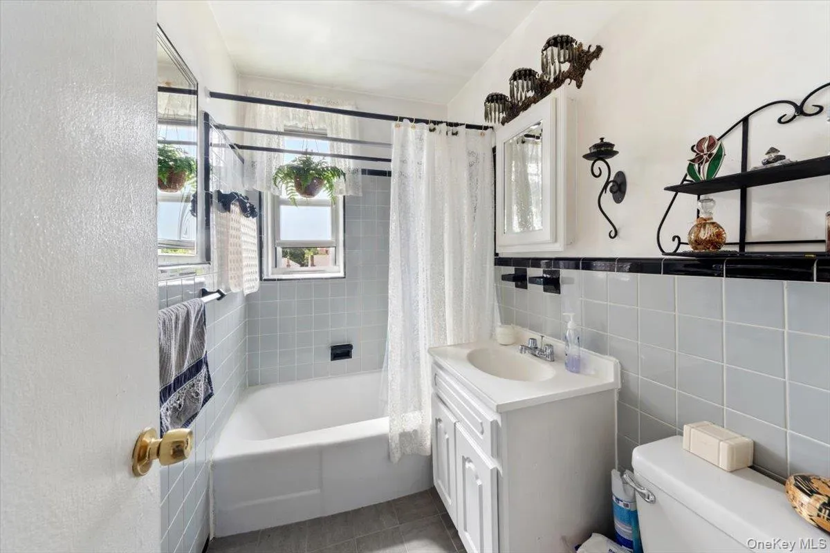 4265 Webster Avenue, New York, NY, 1 Bedroom Bedrooms, 3 Rooms Rooms,1 BathroomBathrooms,Residential,For Rent,Webster,0,905397 4265 Webster Avenue, New York, NY, 1 Bedroom Bedrooms, 3 Rooms Rooms,1 BathroomBathrooms,Residential,For Rent,Webster,0,905397