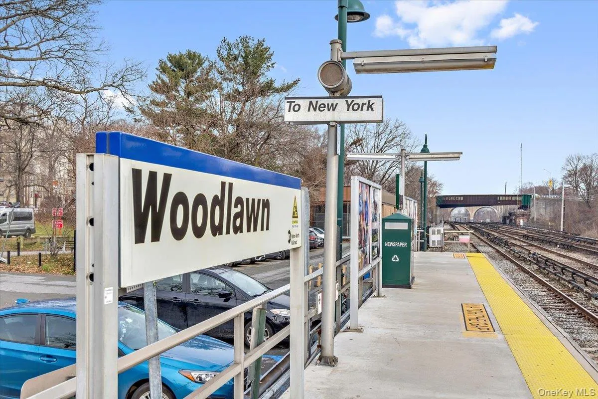 Woodlawn Metro North Station Woodlawn Metro North Station
