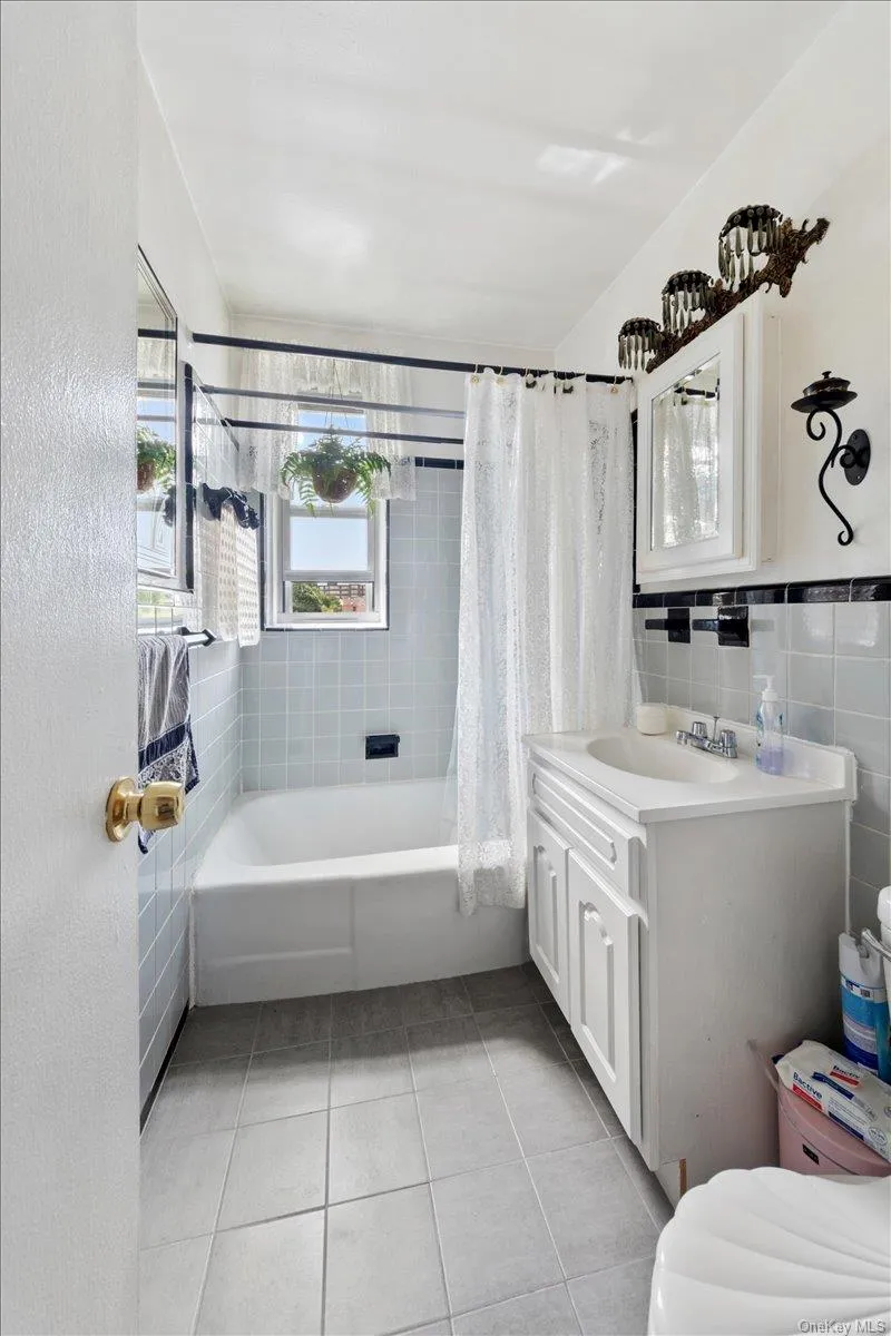 4265 Webster Avenue, New York, NY, 1 Bedroom Bedrooms, 3 Rooms Rooms,1 BathroomBathrooms,Residential,For Rent,Webster,0,905397 4265 Webster Avenue, New York, NY, 1 Bedroom Bedrooms, 3 Rooms Rooms,1 BathroomBathrooms,Residential,For Rent,Webster,0,905397