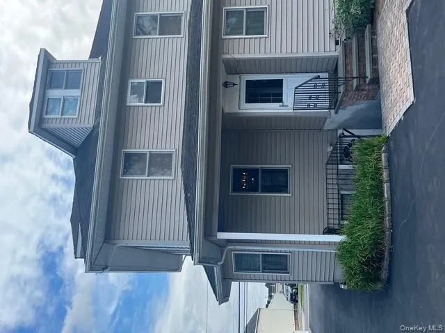 View of american foursquare style home View of american foursquare style home