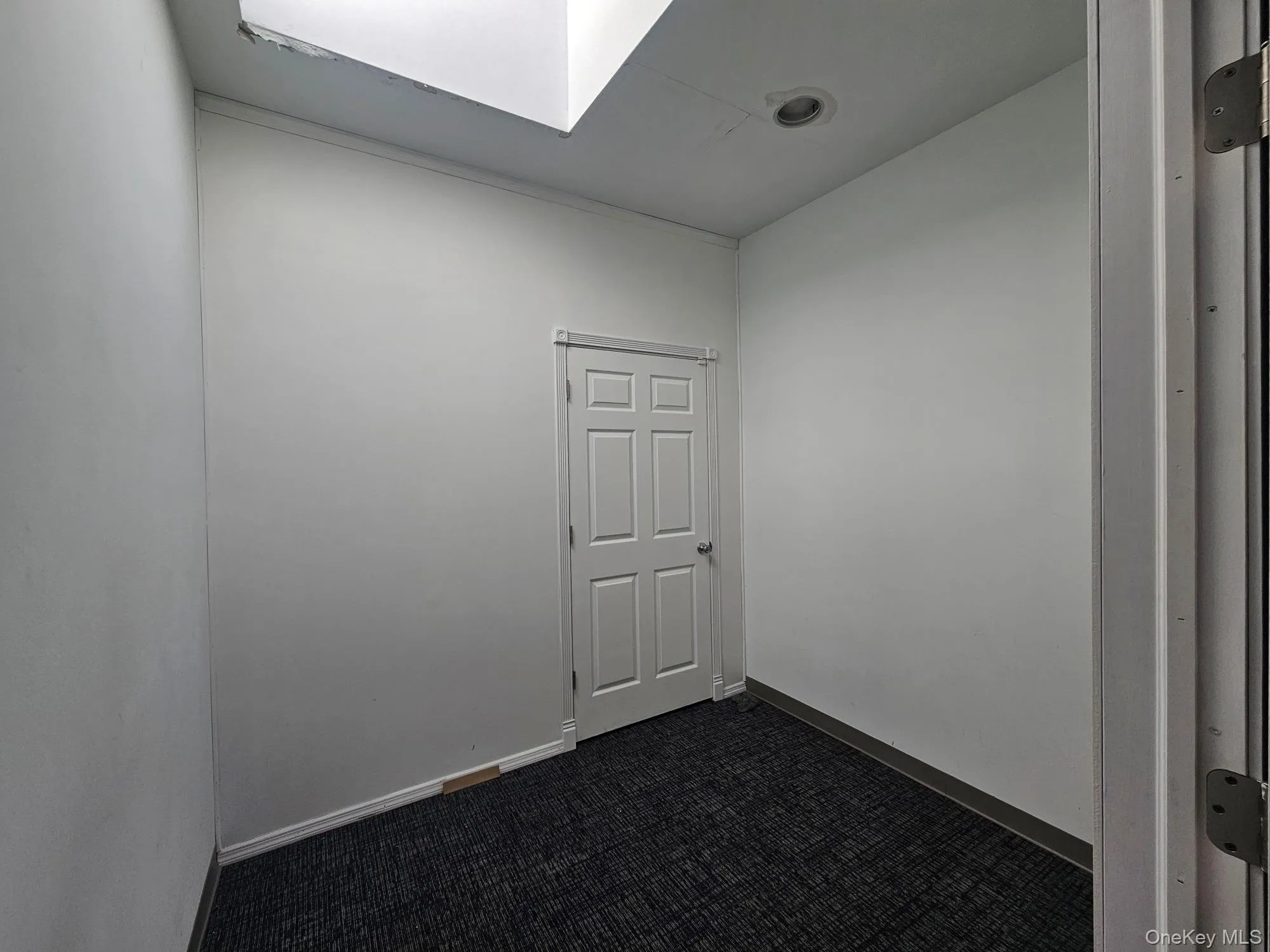 Area with Skylight and No Door Area with Skylight and No Door