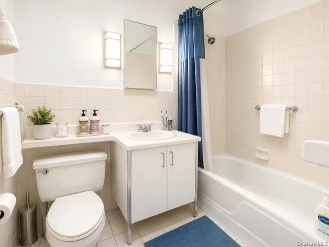 26910 Grand Central Parkway, New York, NY, 1 Bedroom Bedrooms, 3 Rooms Rooms,1 BathroomBathrooms,Residential,For Rent,Grand Central,0,905703 26910 Grand Central Parkway, New York, NY, 1 Bedroom Bedrooms, 3 Rooms Rooms,1 BathroomBathrooms,Residential,For Rent,Grand Central,0,905703