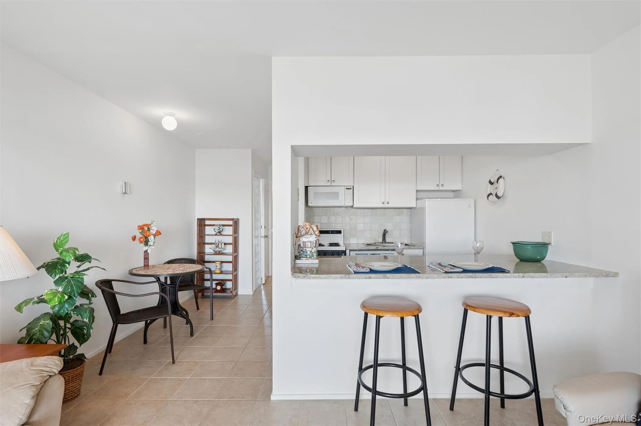 274 Dune Road, Southampton, NY, 1 Bedroom Bedrooms, 4 Rooms Rooms,1 BathroomBathrooms,Residential,For Rent,Dune,0,905709 274 Dune Road, Southampton, NY, 1 Bedroom Bedrooms, 4 Rooms Rooms,1 BathroomBathrooms,Residential,For Rent,Dune,0,905709