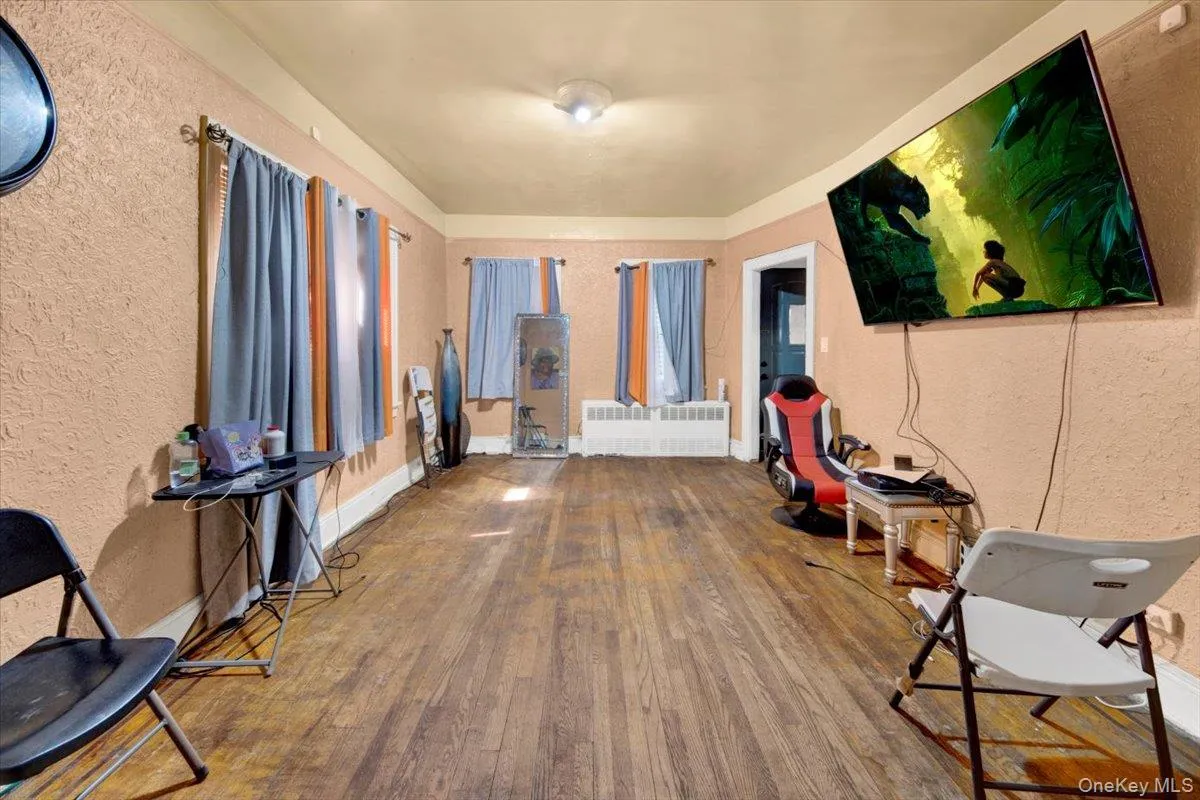 4122 Wickham Avenue, New York, NY, 3 Bedrooms Bedrooms, 6 Rooms Rooms,2 BathroomsBathrooms,Residential,For Rent,Wickham,0,905725 4122 Wickham Avenue, New York, NY, 3 Bedrooms Bedrooms, 6 Rooms Rooms,2 BathroomsBathrooms,Residential,For Rent,Wickham,0,905725