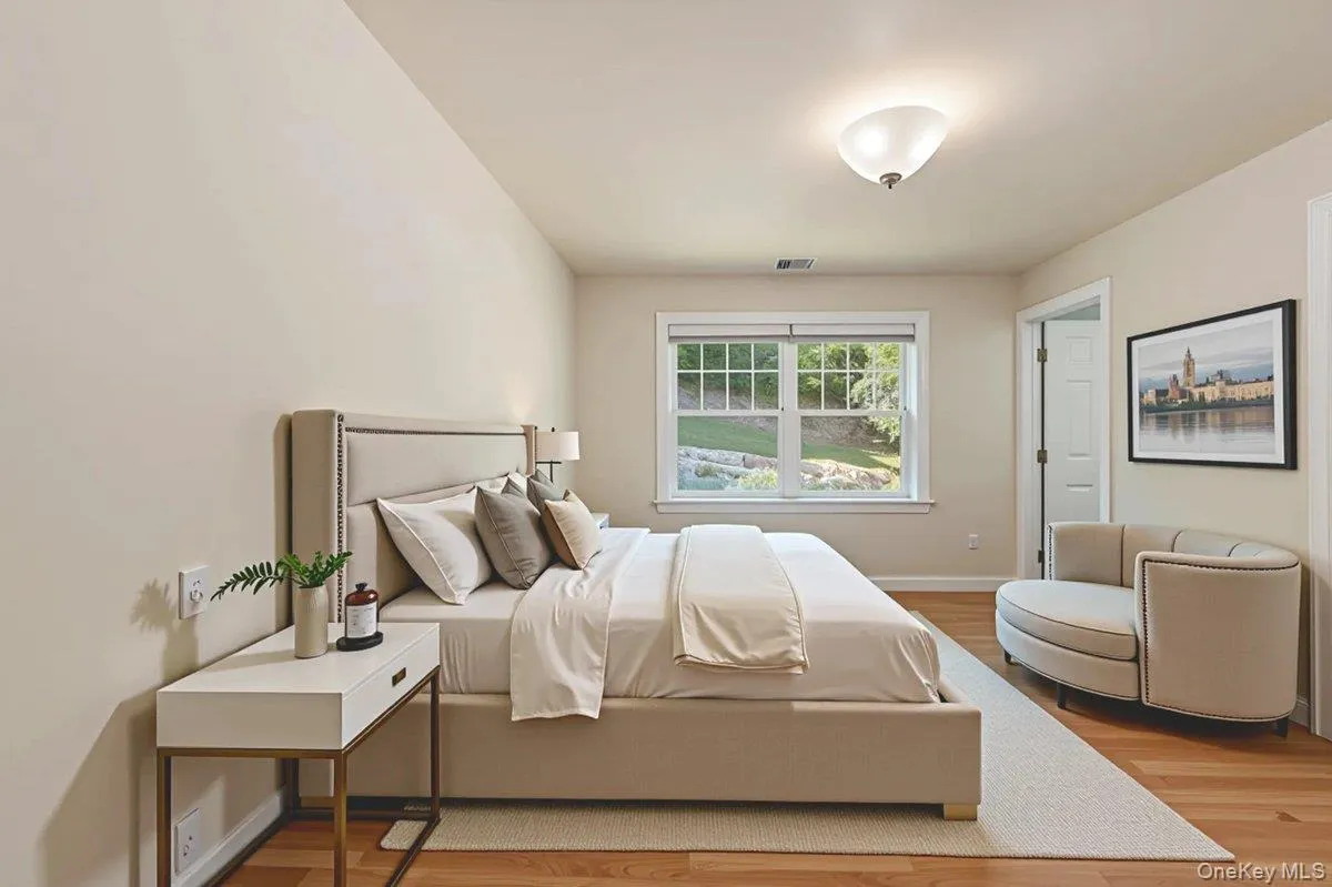 Spacious Bedroom. Spacious Bedroom.