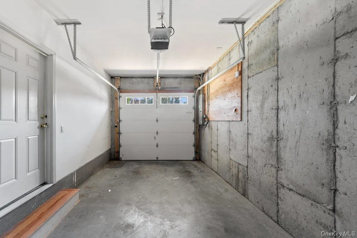 Attached Garage.  Connect to the 1st Floor, Front Foyer. Attached Garage.  Connect to the 1st Floor, Front Foyer.