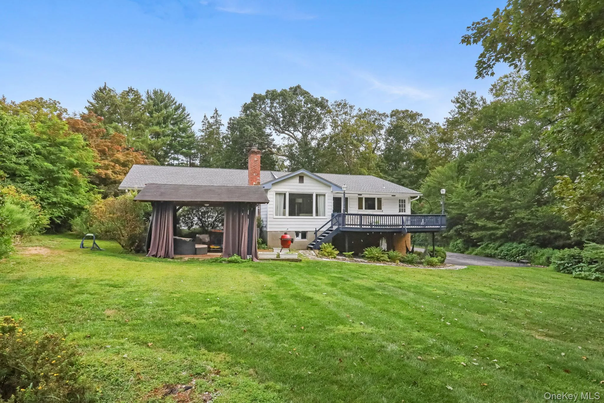 Private and quiet backgarden at 570 Bedford Road Private and quiet backgarden at 570 Bedford Road