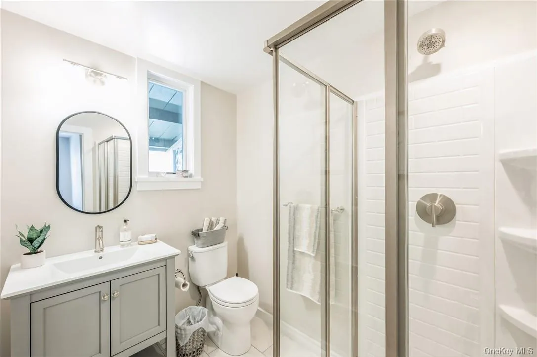 Full Bathroom Full Bathroom