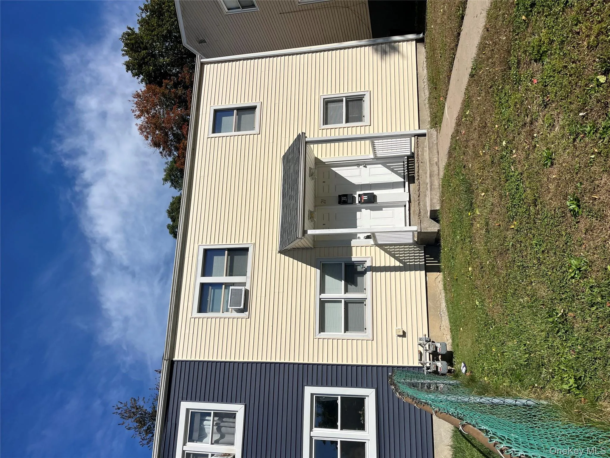 View of front facade with a front lawn View of front facade with a front lawn