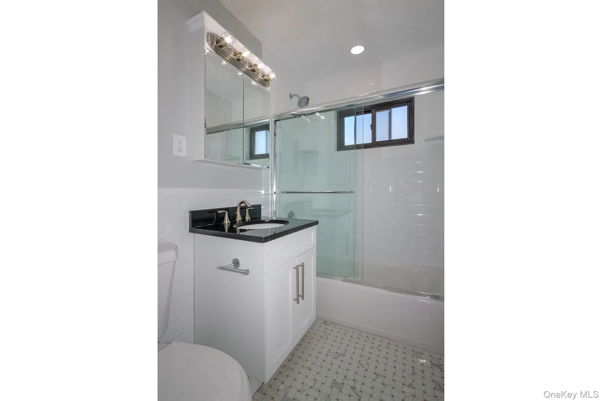 405 East Main Street, Islip, NY, 1 Bedroom Bedrooms, 4 Rooms Rooms,1 BathroomBathrooms,Residential Lease,Idx,East Main,0,906814 405 East Main Street, Islip, NY, 1 Bedroom Bedrooms, 4 Rooms Rooms,1 BathroomBathrooms,Residential Lease,Idx,East Main,0,906814