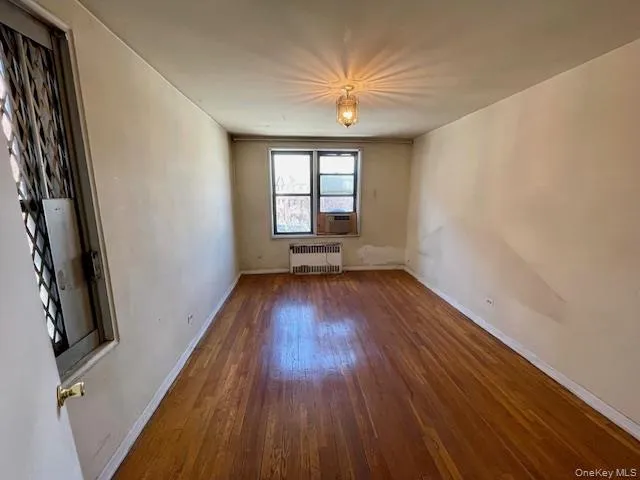 48-21 40 Street, New York, NY, 1 Bedroom Bedrooms, 3 Rooms Rooms,1 BathroomBathrooms,Residential,For Rent,40,0,906829 48-21 40 Street, New York, NY, 1 Bedroom Bedrooms, 3 Rooms Rooms,1 BathroomBathrooms,Residential,For Rent,40,0,906829