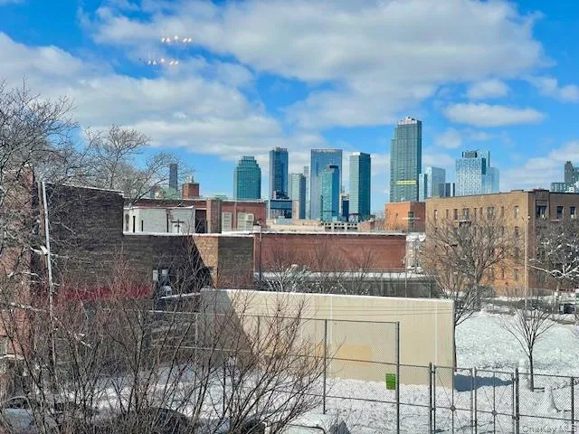 48-21 40 Street, New York, NY, 1 Bedroom Bedrooms, 3 Rooms Rooms,1 BathroomBathrooms,Residential,For Rent,40,0,906829 48-21 40 Street, New York, NY, 1 Bedroom Bedrooms, 3 Rooms Rooms,1 BathroomBathrooms,Residential,For Rent,40,0,906829