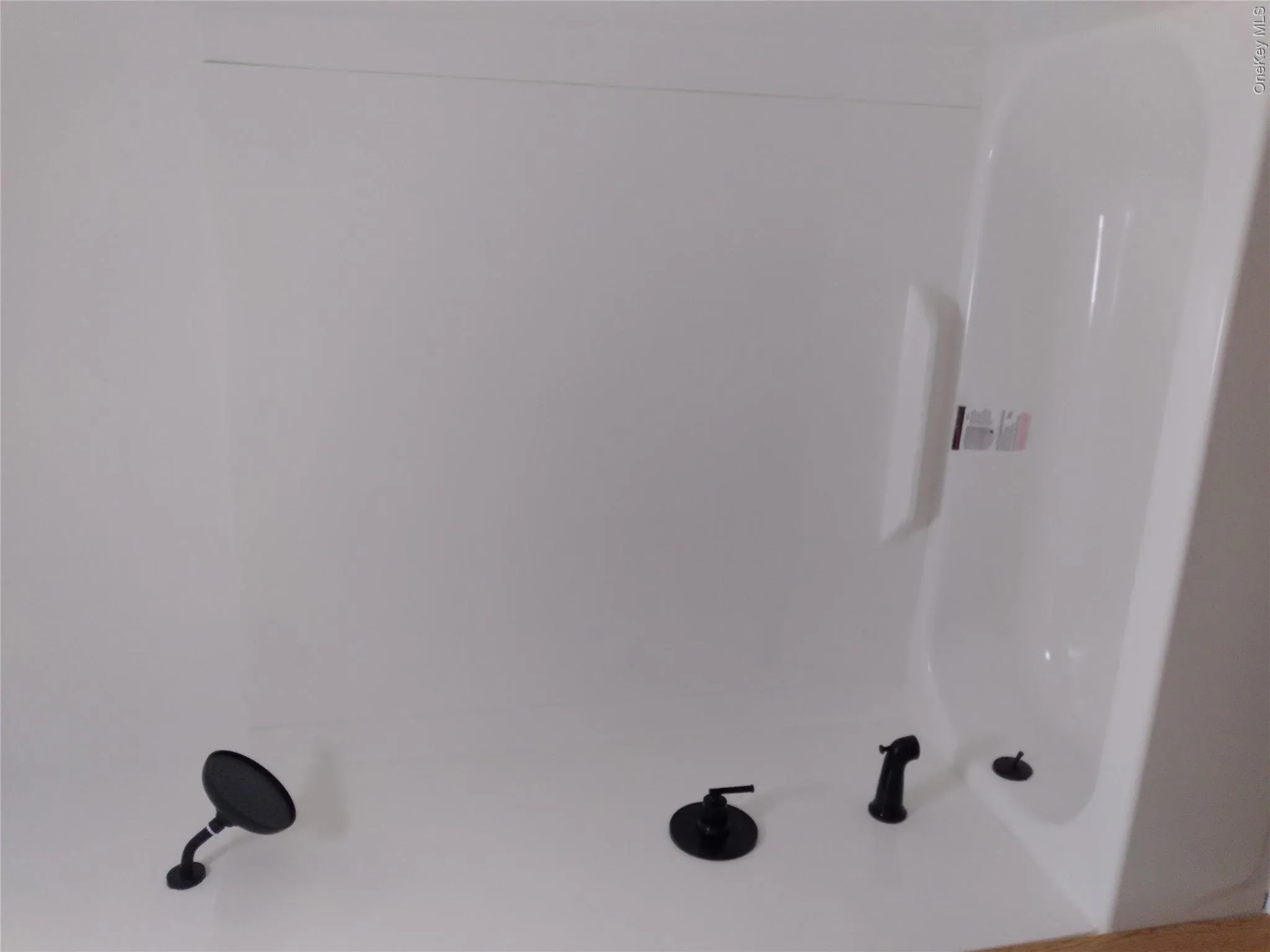 Full bath with shower / washtub combination Full bath with shower / washtub combination