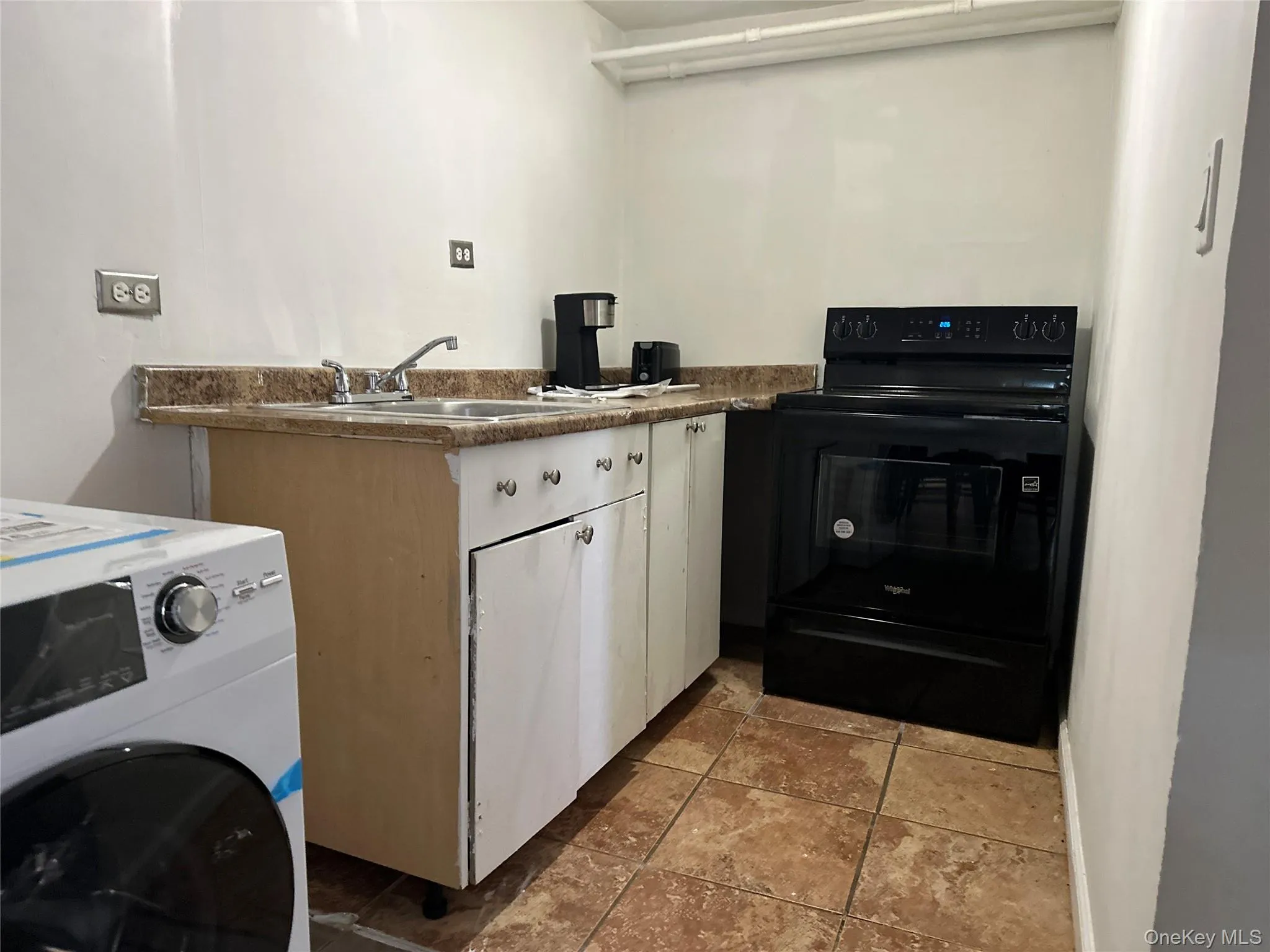82 Waring Place, Yonkers, NY, 2 Bedrooms Bedrooms, 6 Rooms Rooms,1 BathroomBathrooms,Residential Lease,Idx,Waring,907433 82 Waring Place, Yonkers, NY, 2 Bedrooms Bedrooms, 6 Rooms Rooms,1 BathroomBathrooms,Residential Lease,Idx,Waring,907433