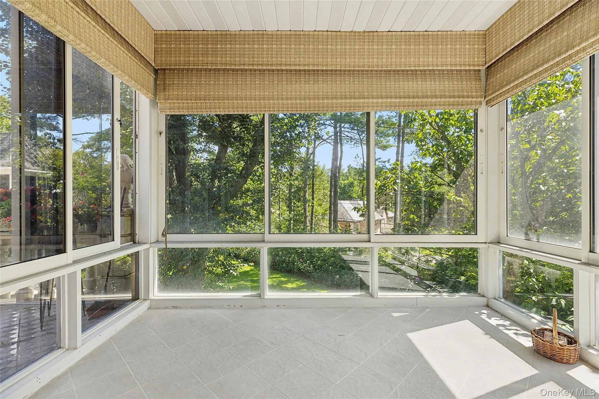 13 Chanticlare Drive, North Hempstead, NY, 5 Bedrooms Bedrooms, 10 Rooms Rooms,5 BathroomsBathrooms,Residential Sale,For Rent,Chanticlare,0,907698 13 Chanticlare Drive, North Hempstead, NY, 5 Bedrooms Bedrooms, 10 Rooms Rooms,5 BathroomsBathrooms,Residential Sale,For Rent,Chanticlare,0,907698