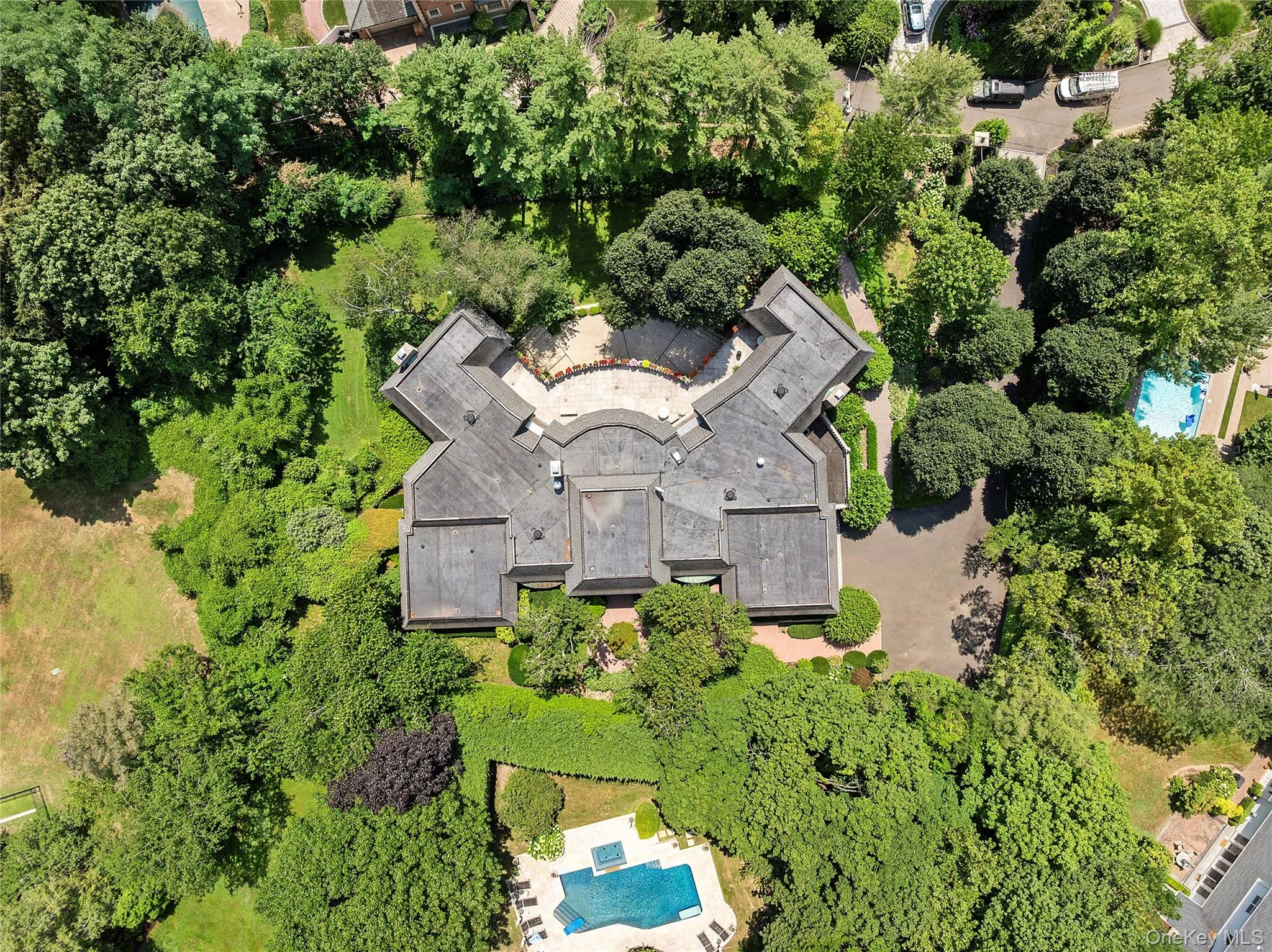 13 Chanticlare Drive, North Hempstead, NY, 5 Bedrooms Bedrooms, 10 Rooms Rooms,5 BathroomsBathrooms,Residential Sale,For Rent,Chanticlare,0,907698 13 Chanticlare Drive, North Hempstead, NY, 5 Bedrooms Bedrooms, 10 Rooms Rooms,5 BathroomsBathrooms,Residential Sale,For Rent,Chanticlare,0,907698