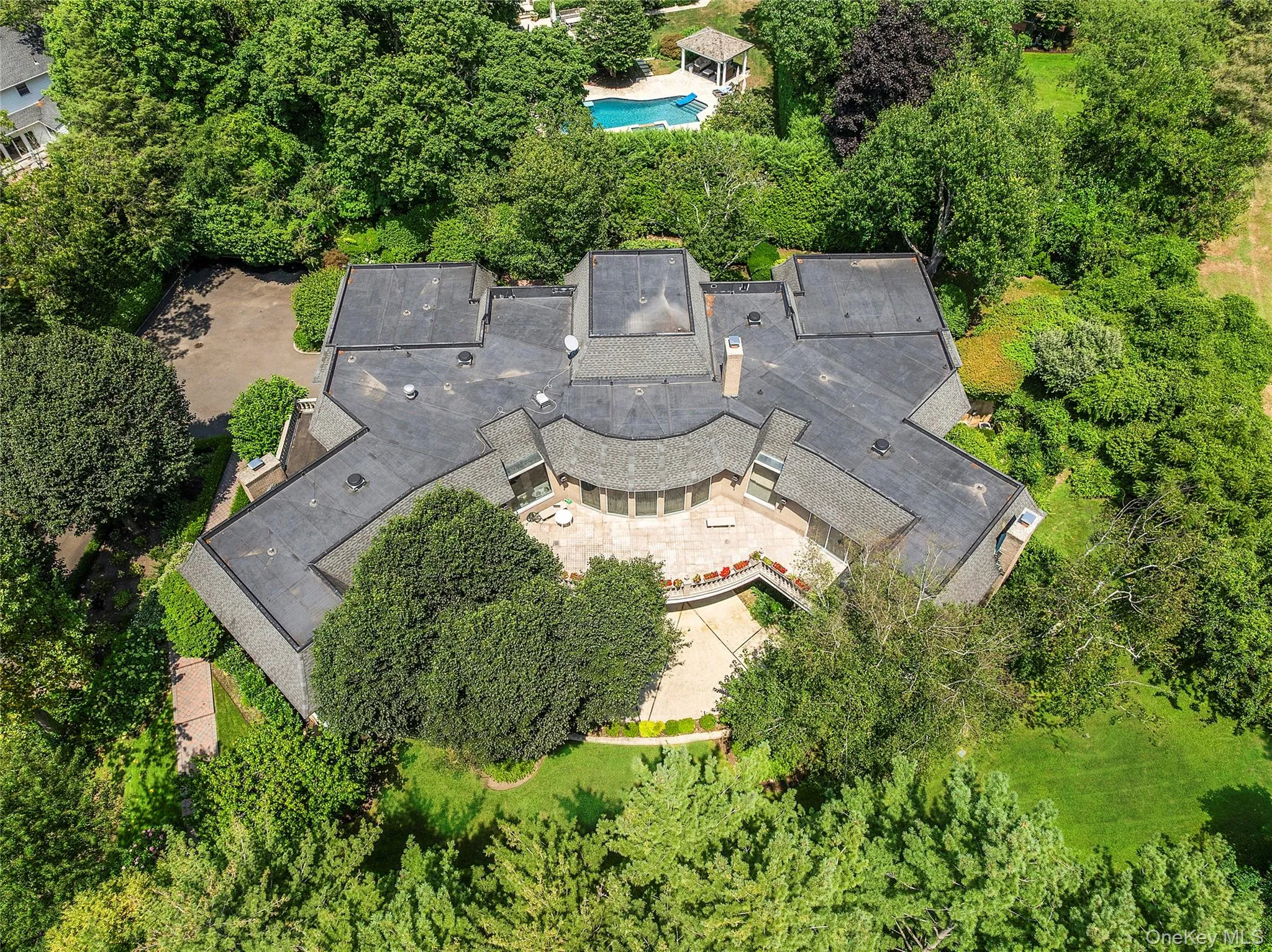 13 Chanticlare Drive, North Hempstead, NY, 5 Bedrooms Bedrooms, 10 Rooms Rooms,5 BathroomsBathrooms,Residential Sale,For Rent,Chanticlare,0,907698 13 Chanticlare Drive, North Hempstead, NY, 5 Bedrooms Bedrooms, 10 Rooms Rooms,5 BathroomsBathrooms,Residential Sale,For Rent,Chanticlare,0,907698