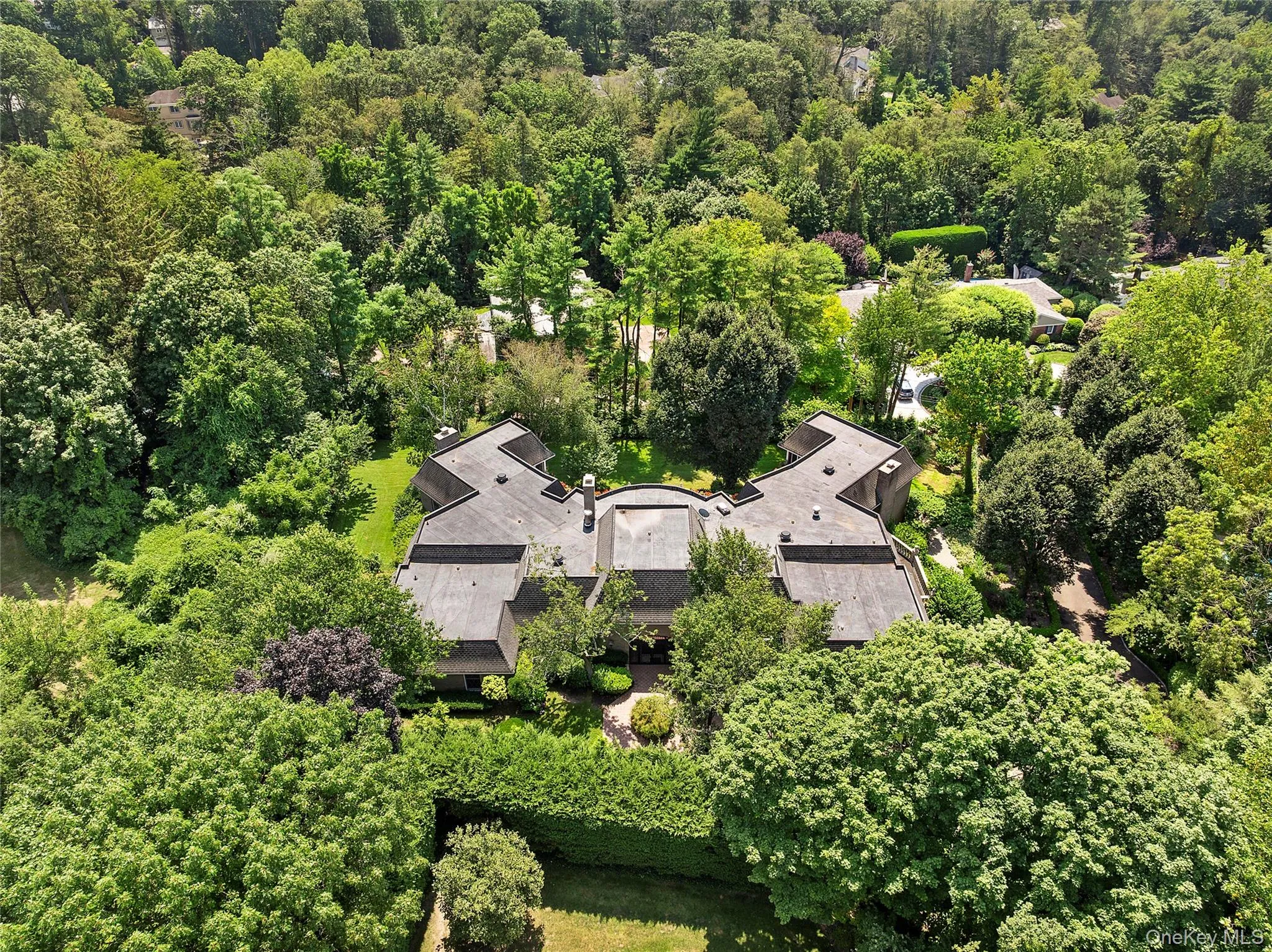 13 Chanticlare Drive, North Hempstead, NY, 5 Bedrooms Bedrooms, 10 Rooms Rooms,5 BathroomsBathrooms,Residential Sale,For Rent,Chanticlare,0,907698 13 Chanticlare Drive, North Hempstead, NY, 5 Bedrooms Bedrooms, 10 Rooms Rooms,5 BathroomsBathrooms,Residential Sale,For Rent,Chanticlare,0,907698