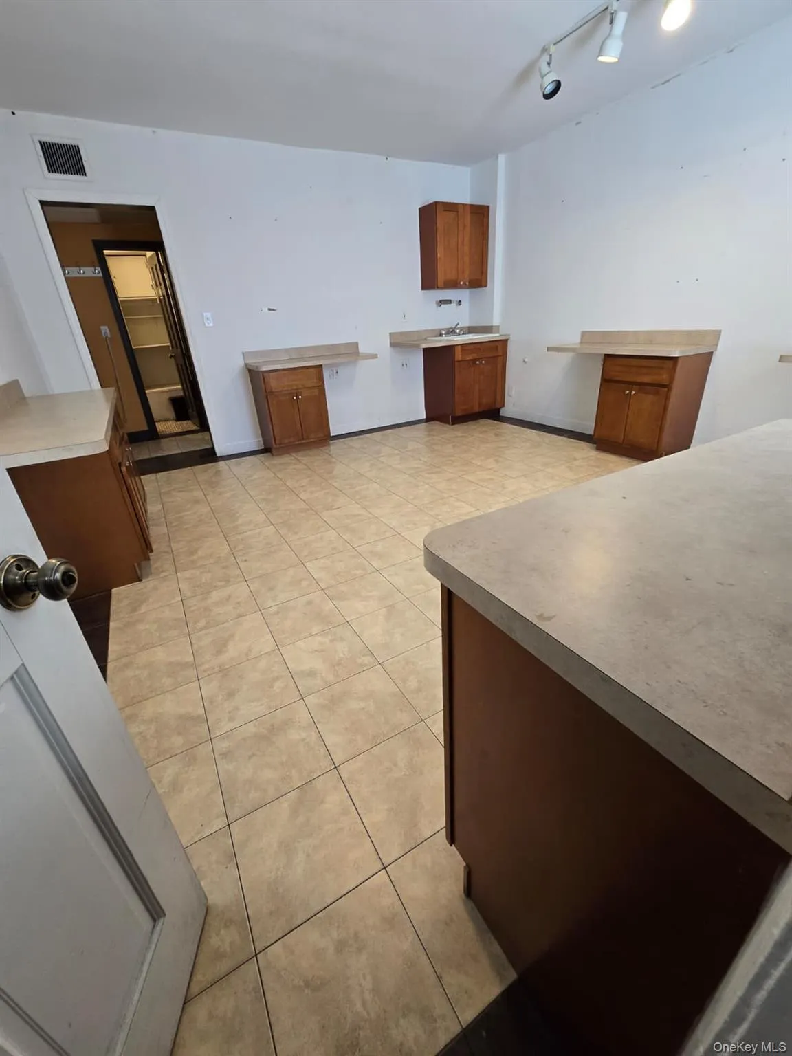 10510 Crossbay Boulevard, New York, NY, ,Commercial Lease,Idx,Crossbay,0,907750 10510 Crossbay Boulevard, New York, NY, ,Commercial Lease,Idx,Crossbay,0,907750